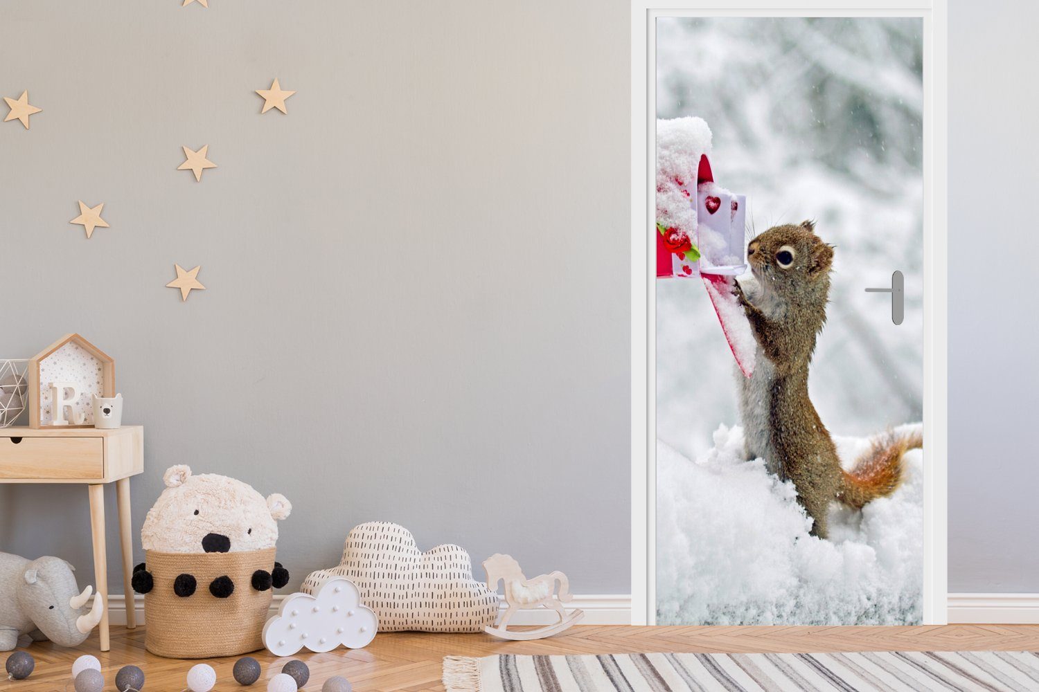 Eichhörnchen Matt, - St), Schnee bedruckt, für MuchoWow - Winter, (1 Türaufkleber, 75x205 Tür, Türtapete cm - Briefkasten Fototapete