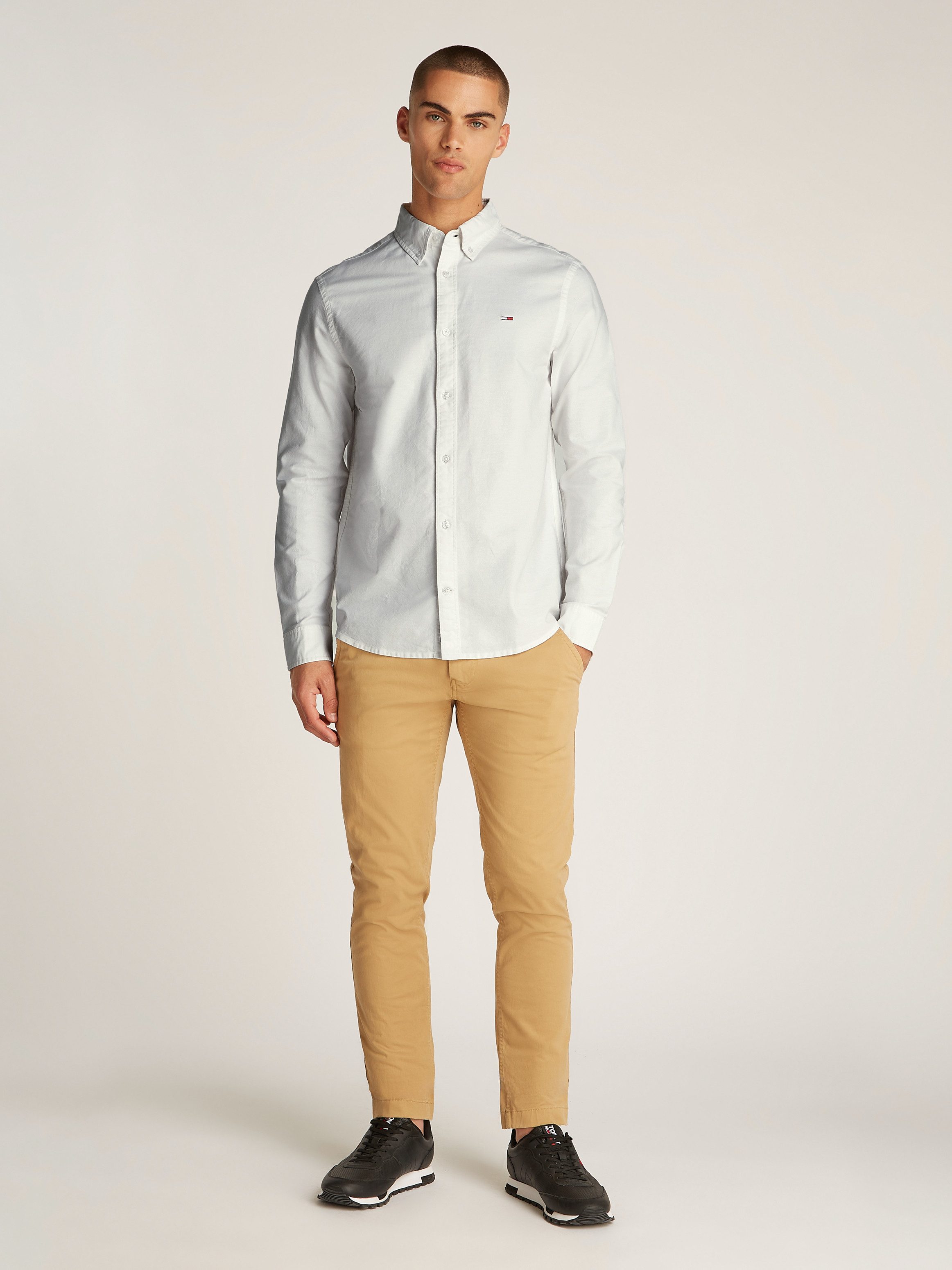 Tommy Jeans Langarmhemd TJM REG OXFORD SHIRT EXT mit Logostickerei
