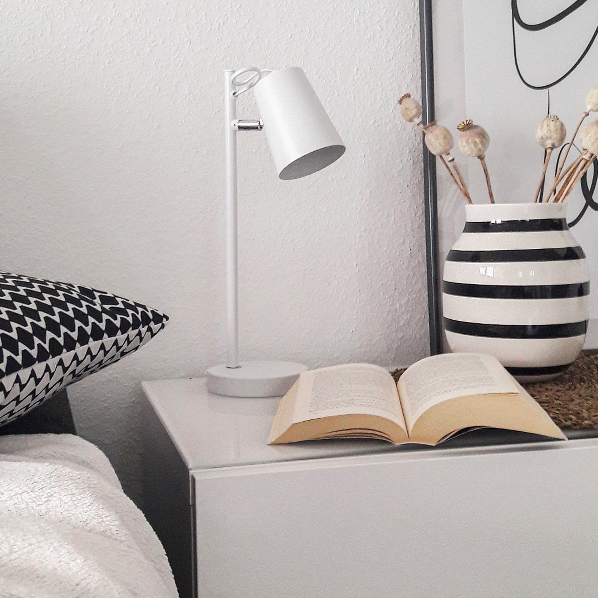 B.K.Licht LED Leselampe Tischleuchte, Tischlampe ohne Schreibtisch-Lampe Schwenkbar LED Leuchtmittel, Weiß E14