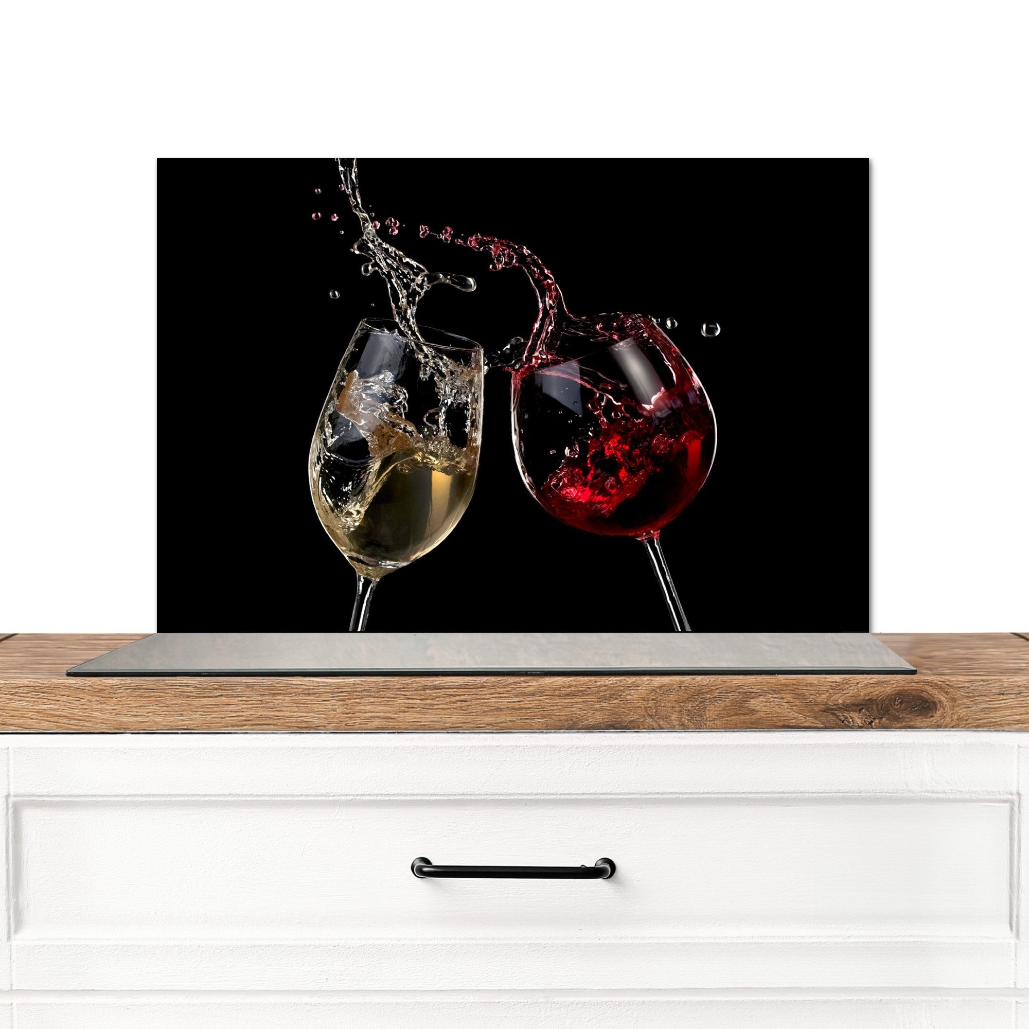KitchenYeah Küchenrückwand Rotwein - Weißwein - Glas - Schwarz, (1-tlg), Spritzschutz Küche, Küchendeko, 60x40 cm