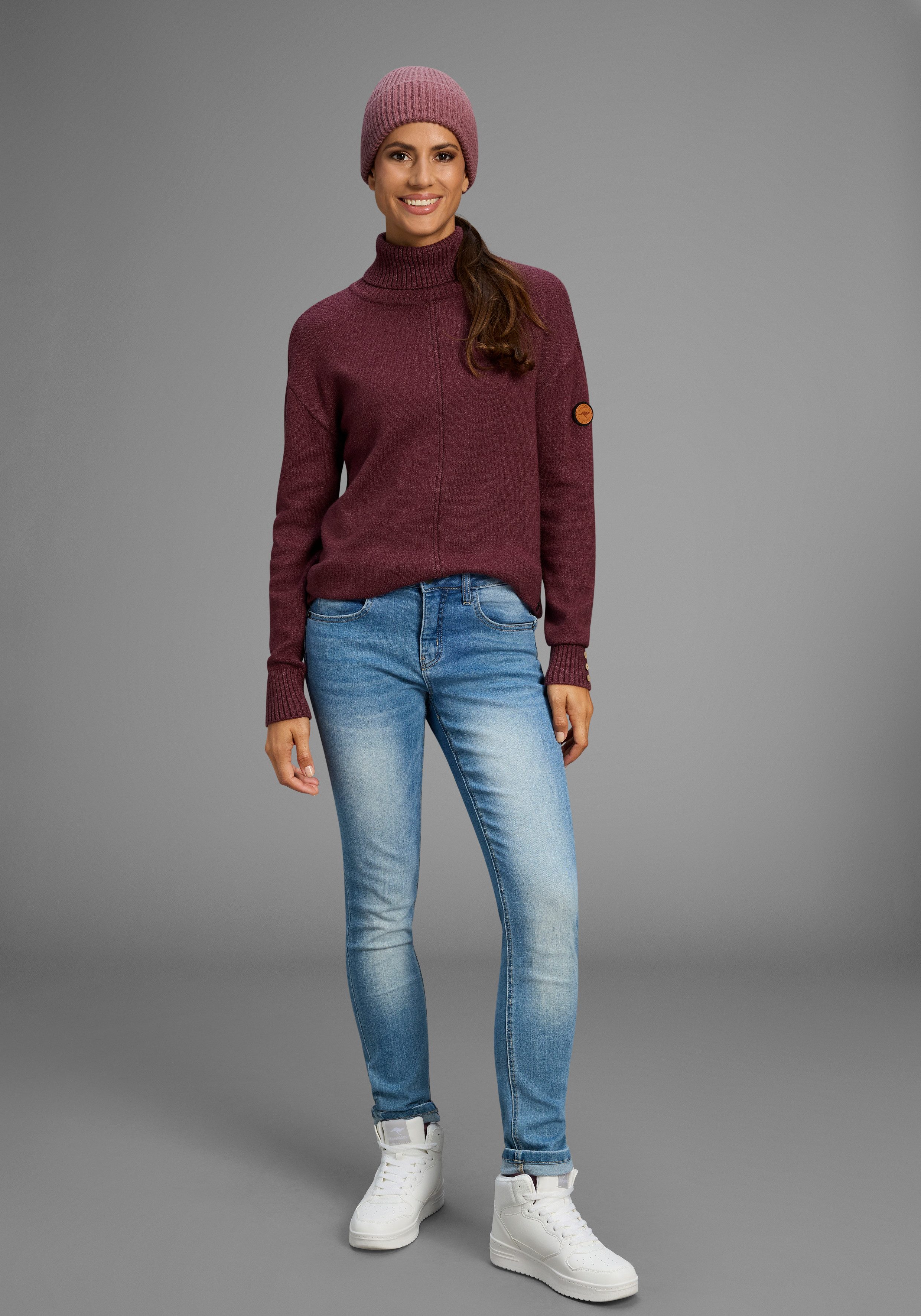 KangaROOS Rollkragenpullover mit Knopfdetail am Saum