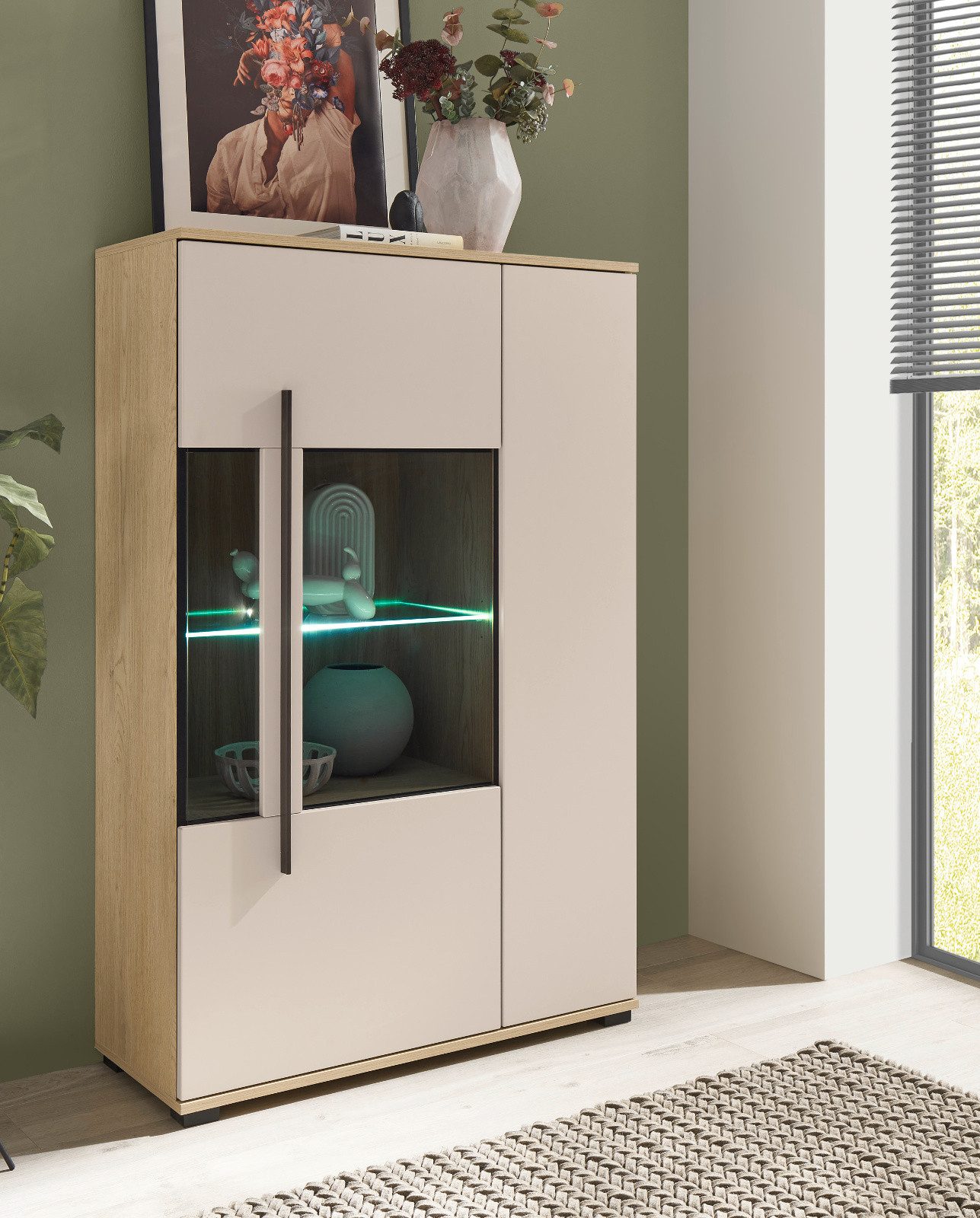 Furn.Design Highboard Design-D (Vitrinenschrank in Kaschmir / Sand und Eiche, 2-türig, 90 x 140 cm), mit viel Stauraum – Bild 3 von 5