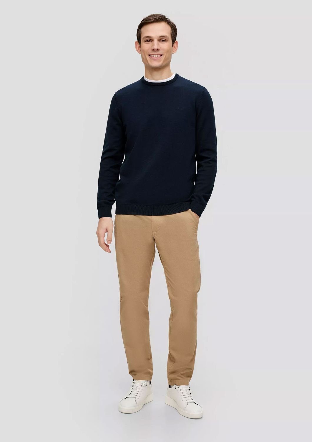 s.Oliver Rundhalspullover (1-tlg) mit gesticktem Logo, Crew-Neck (1 Stück)