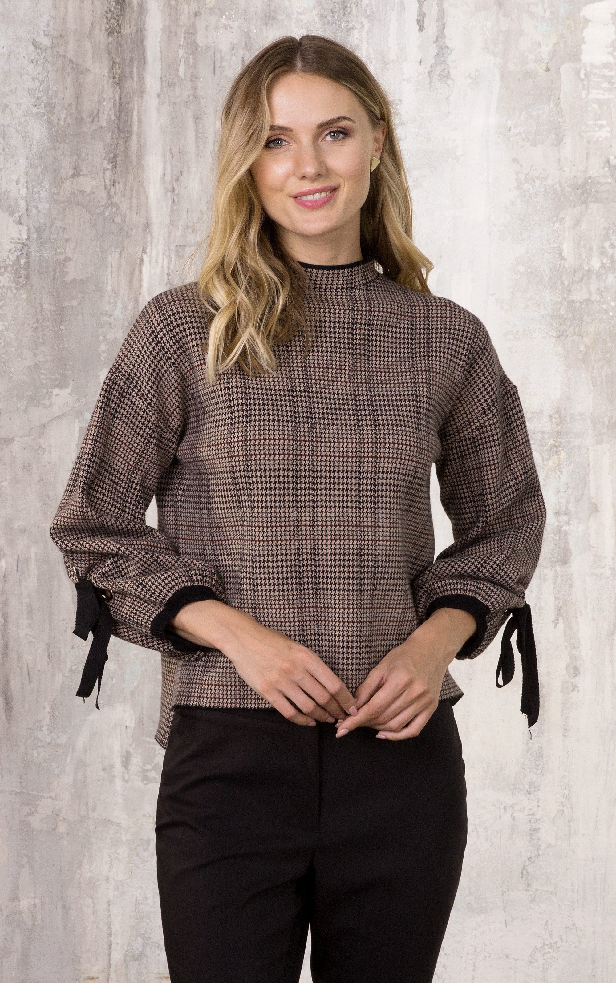 Passioni Strickpullover mit Hahnentrittmuster und Schleifendetail in Größe XL