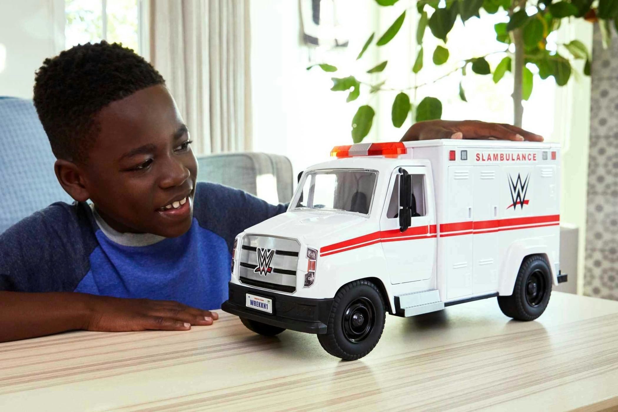 Mattel® Spielzeug-Krankenwagen WWE Wrekkin'
