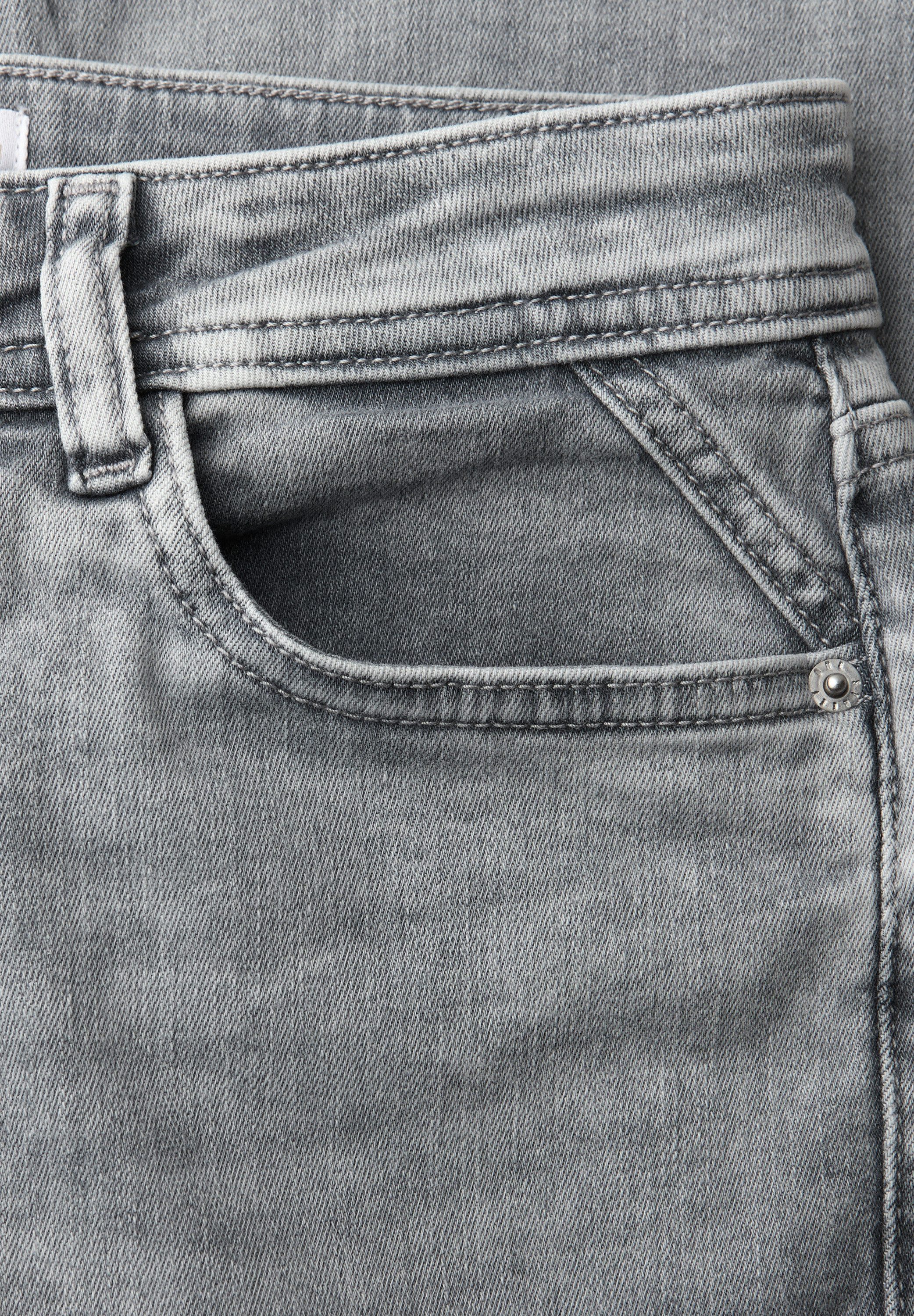 STREET ONE Comfort-fit-Jeans im Denim-Style