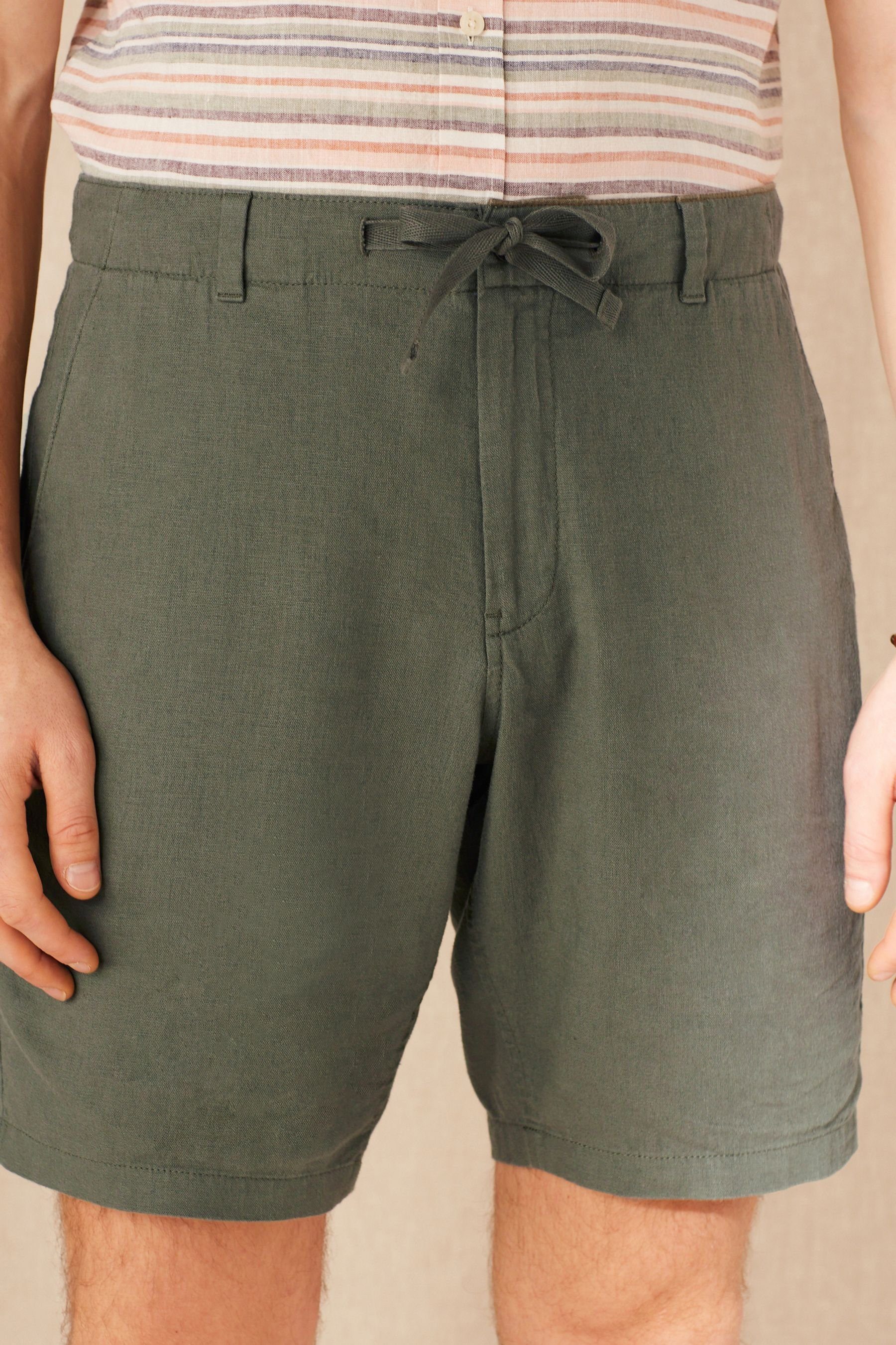 Next Shorts Hose aus Leinengemisch Green Gummibund mit Sage (1-tlg)