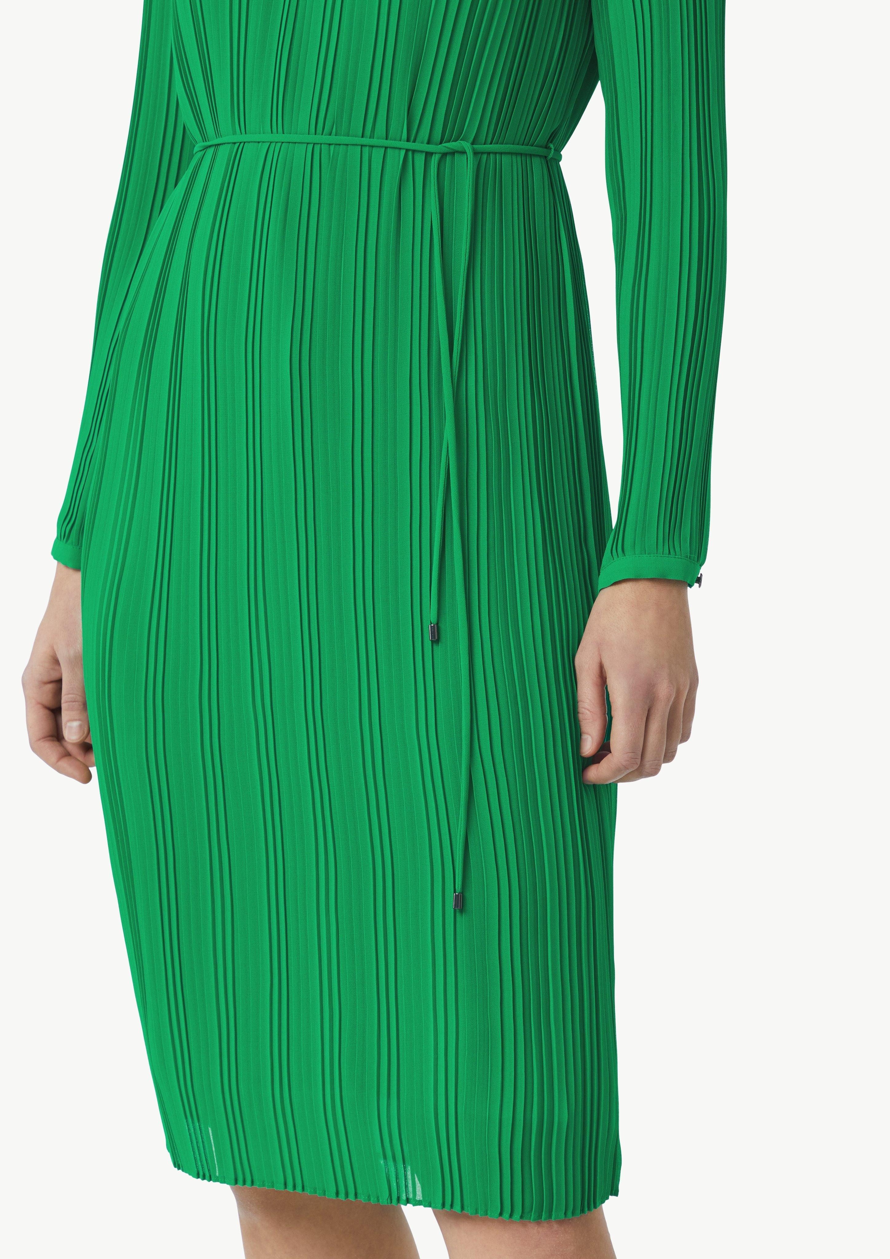 Comma Maxikleid Plissiertes Midikleid mit Bindedetail günstig online kaufen