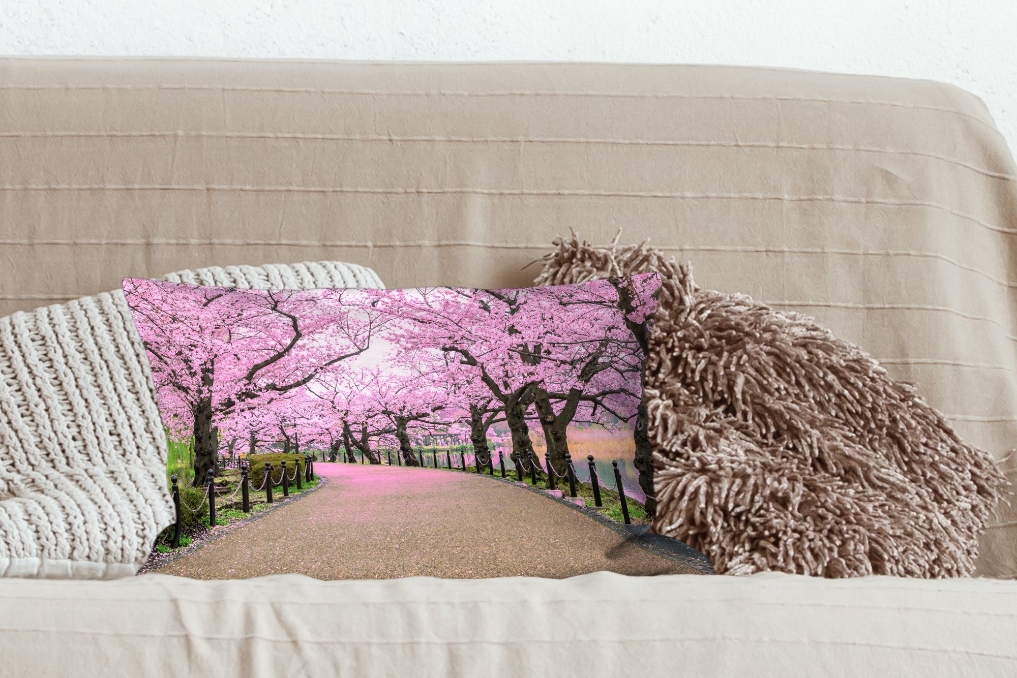 Zierkissen, Dekokissen Schlafzimmer Japan, Frühling - MuchoWow Dekoration, Dekokissen Füllung, - Sakura mit Wohzimmer