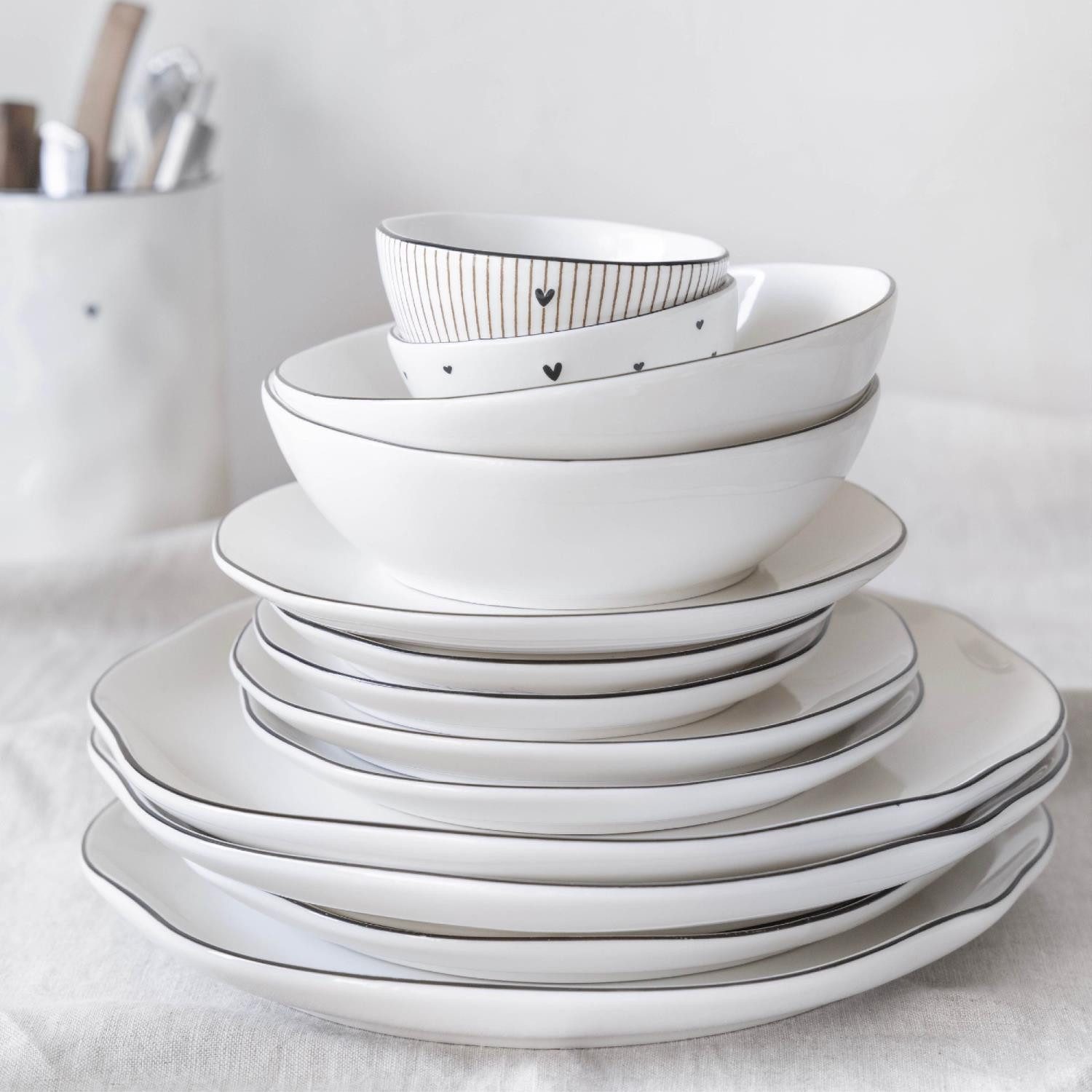 Bastion Collections Speiseteller Schwarzes Herz, Spülmaschinengeeignet, Weiß, Motiv: Herz