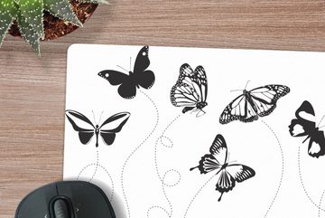MuchoWow Gaming Mauspad Eine schwarz-weiße Illustration von Schmetterlingen (1-St), Mousepad mit Rutschfester Unterseite, Gaming, 40x40 cm, XXL, Großes