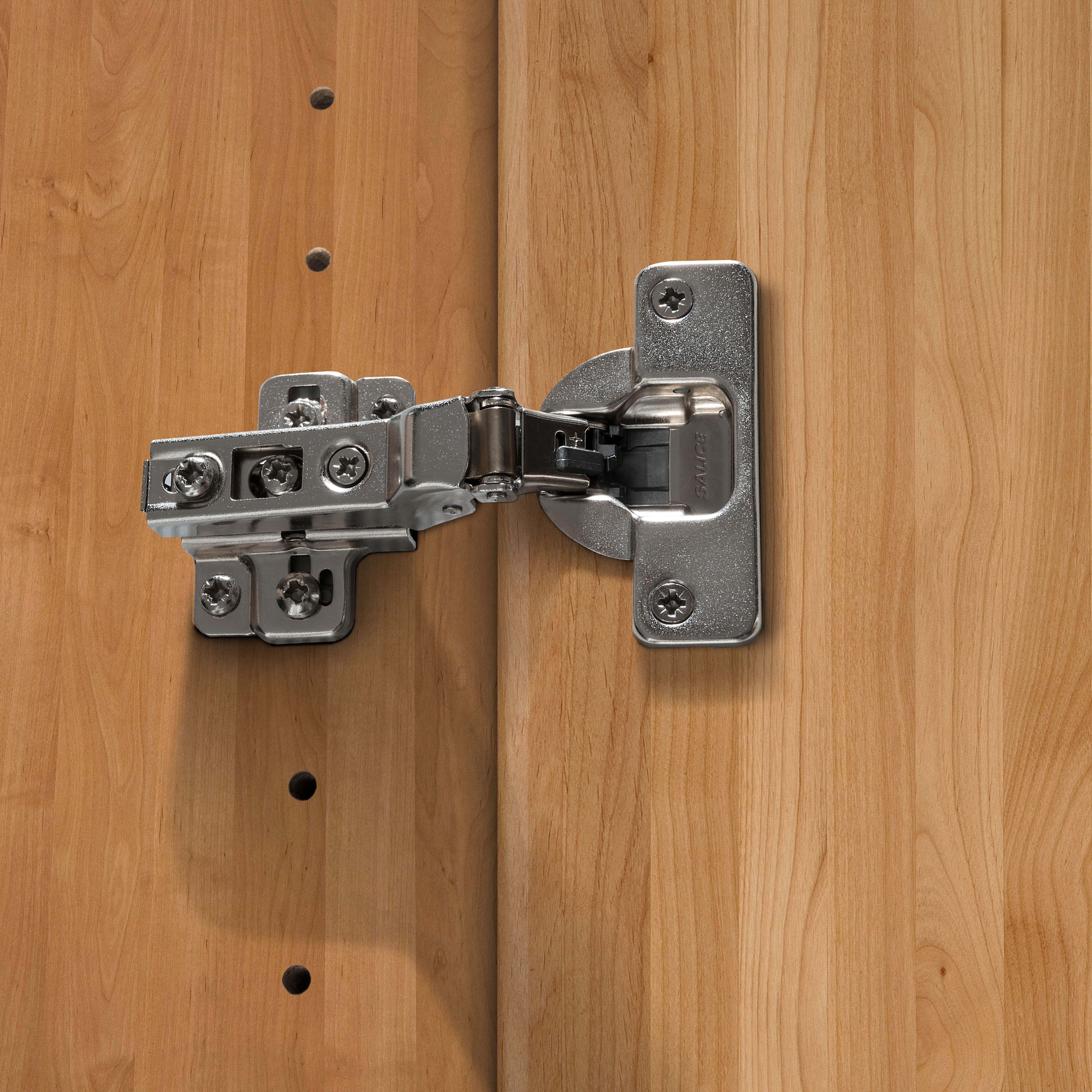 WIEMANN Kleiderschrank Cardiff, Massivholztüren in Kombination mit Glas- oder Spiegeltüren (4 Breiten, 2 Höhen 216/236cm auswählbar) hochwertiges Design in langlebiger Qualität, viel Stauraum