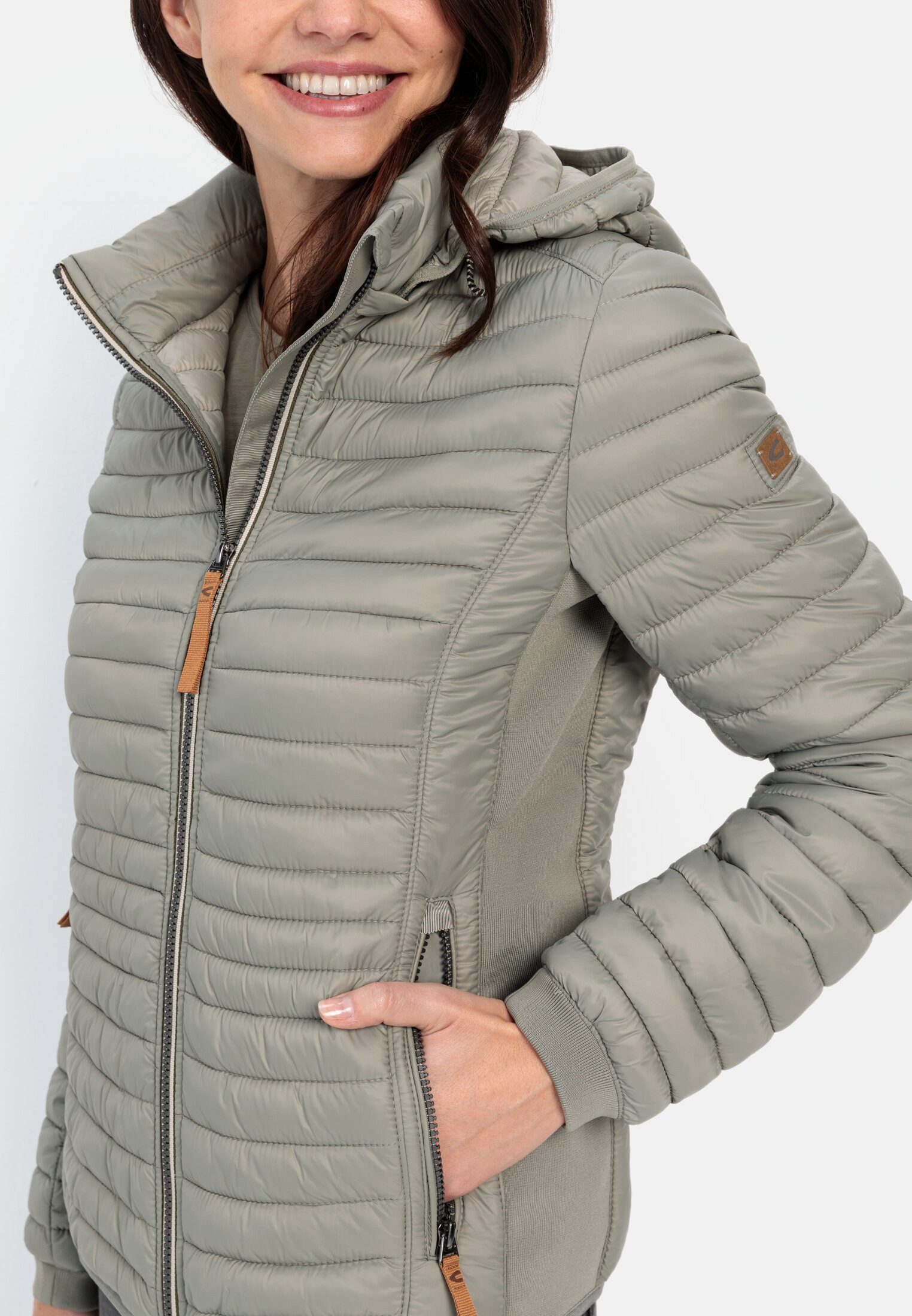 camel active Steppjacke aus recyceltem Polyamid Langarm Kapuze Markenlogo