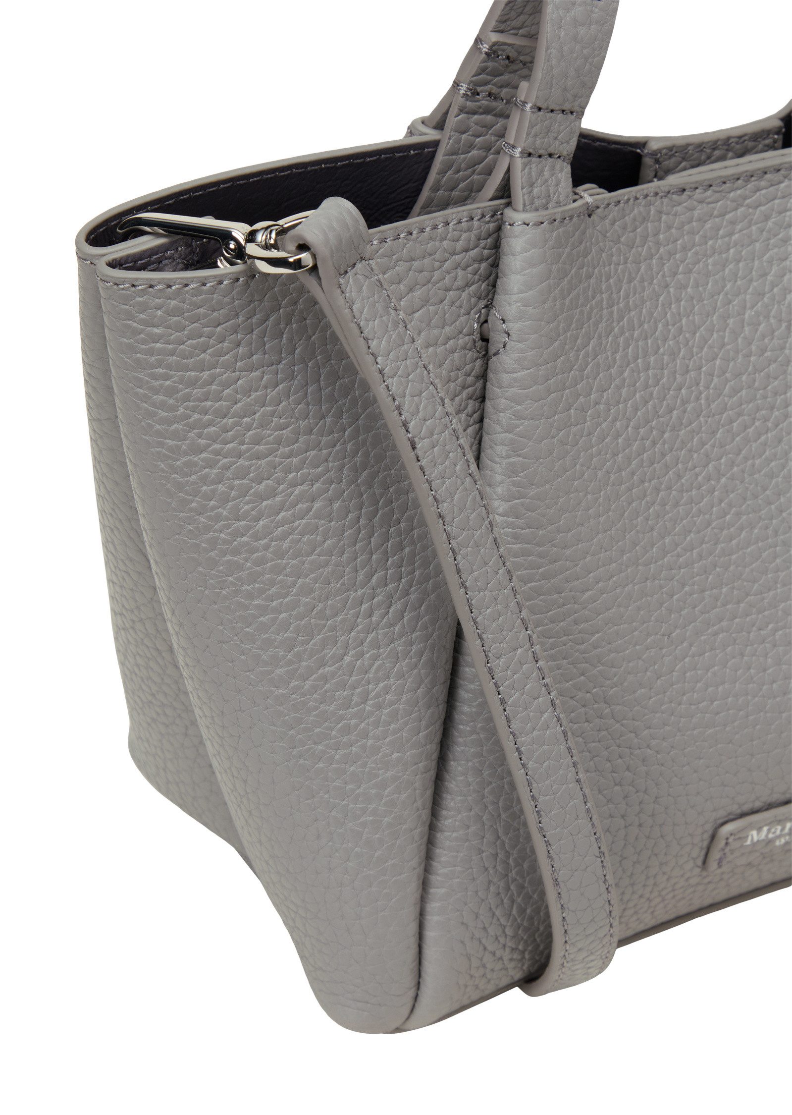 Marc O'Polo Umhängetasche aus fein genarbtem Rindleder