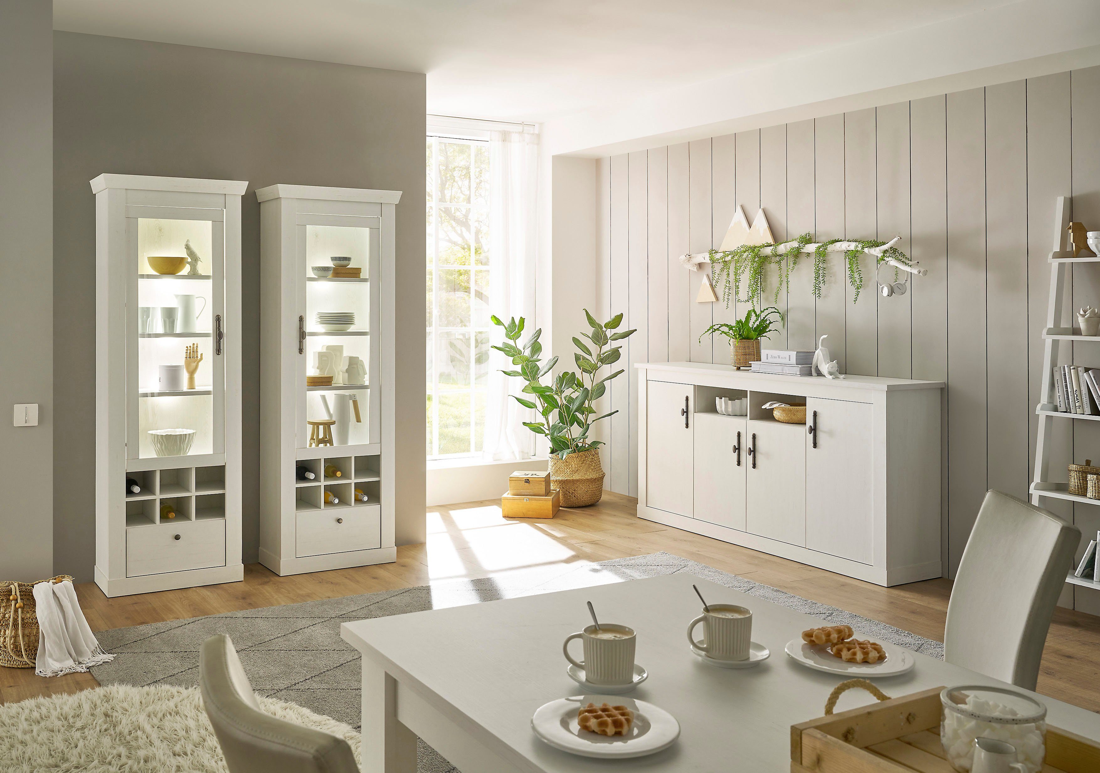 Home affaire Wohnwand RAVENNA, (3-St), im romantischen Landhausstil, Griffe aus Metall, Softclose-Funktion