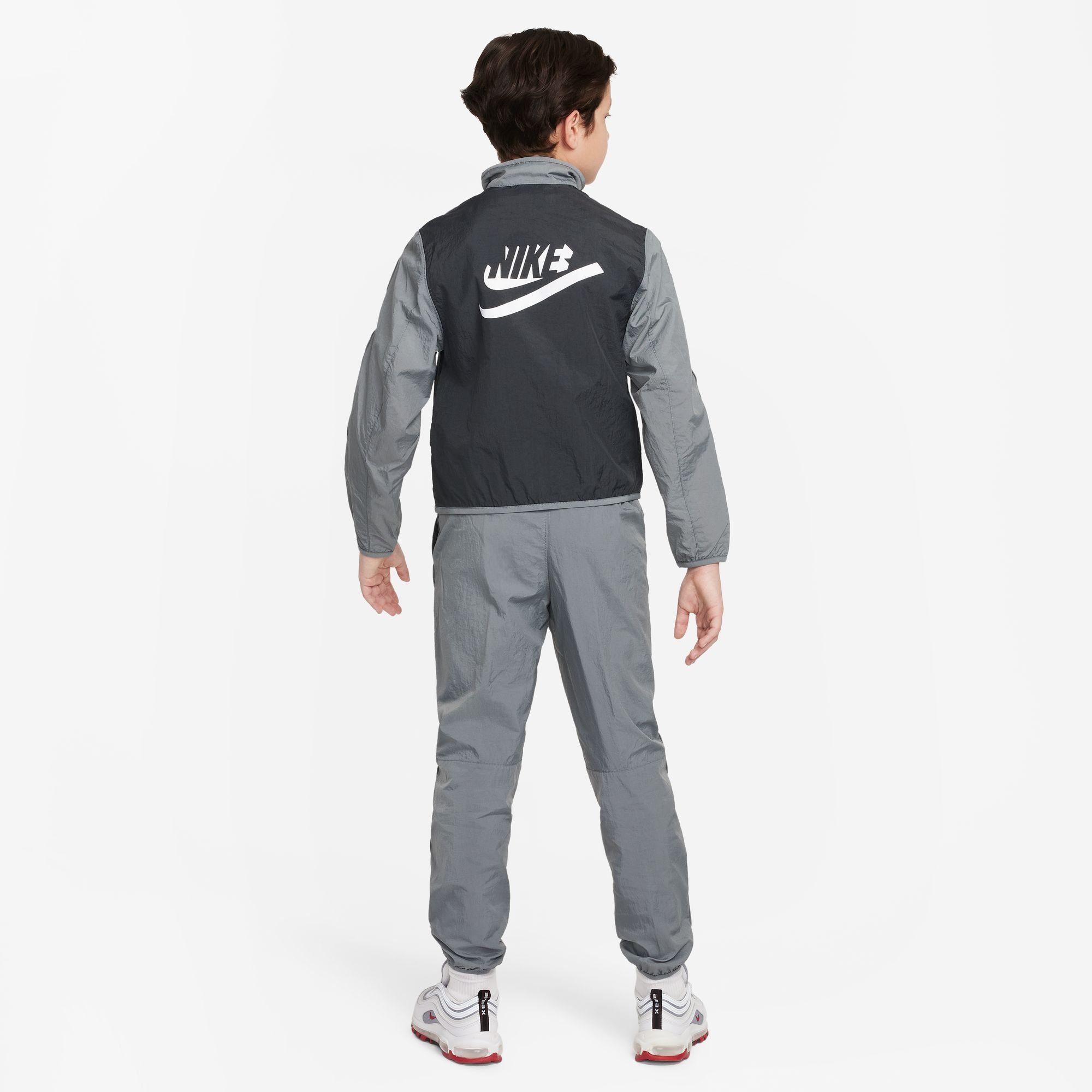 Nike Sportswear Trainingsanzug BIG KIDS' TRACKSUIT GREY/ANTHRACITE/WHITE SMOKE