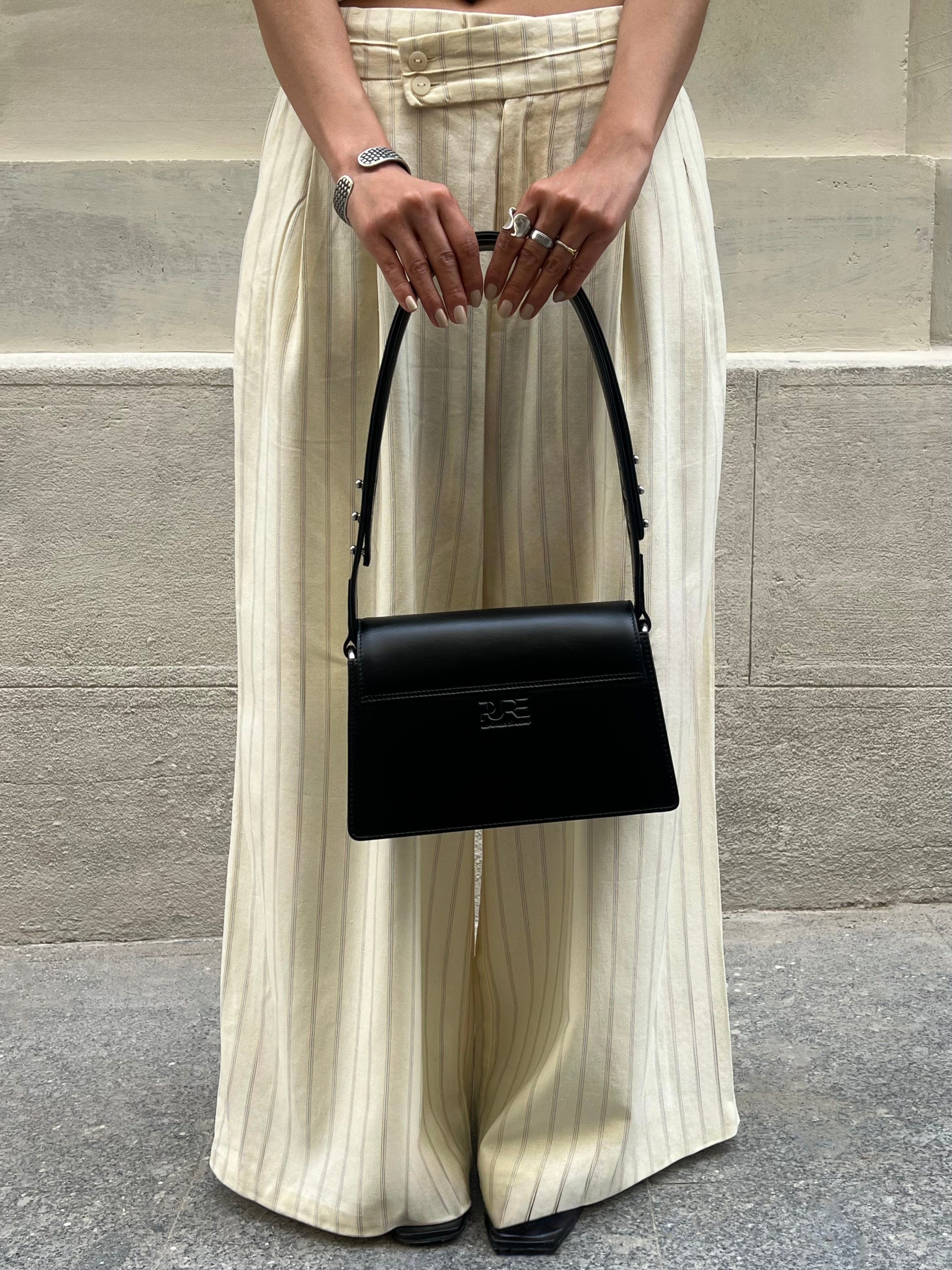 PURE Studios Schultertasche OPHELIA, Vollnarbenleder, Schultertasche Damen, strukturierte Form