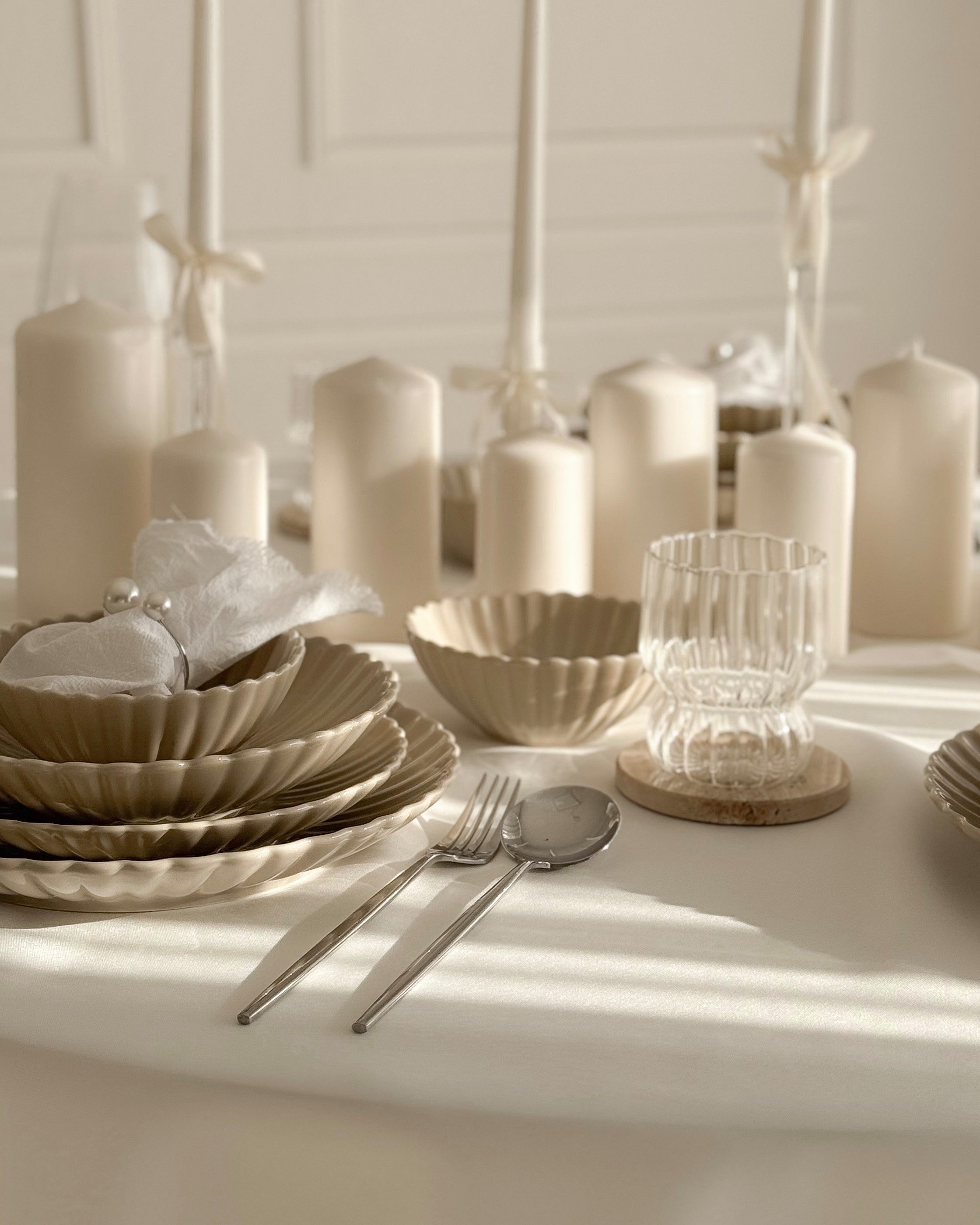 EKA Geschirr-Set Lotus Beige Flower Teller-Set (24-tlg), 6 Personen, Porzellan