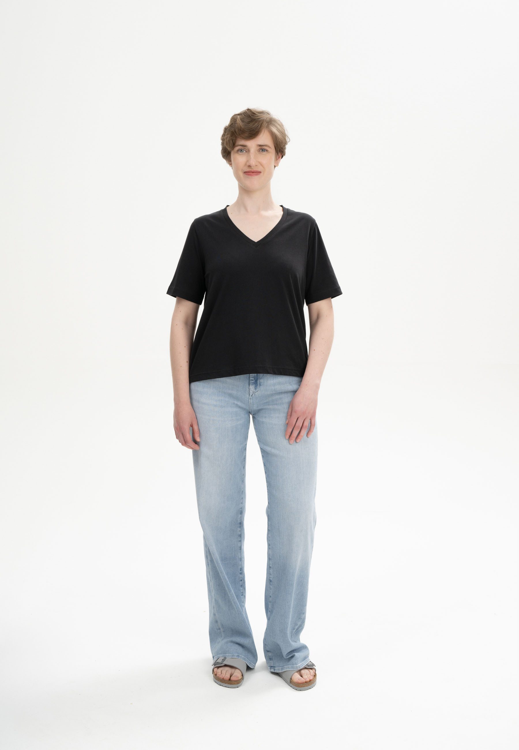 MELA Kurzarmshirt V-Neck T-Shirt Style ANKITA Kragen aus Single Jersey