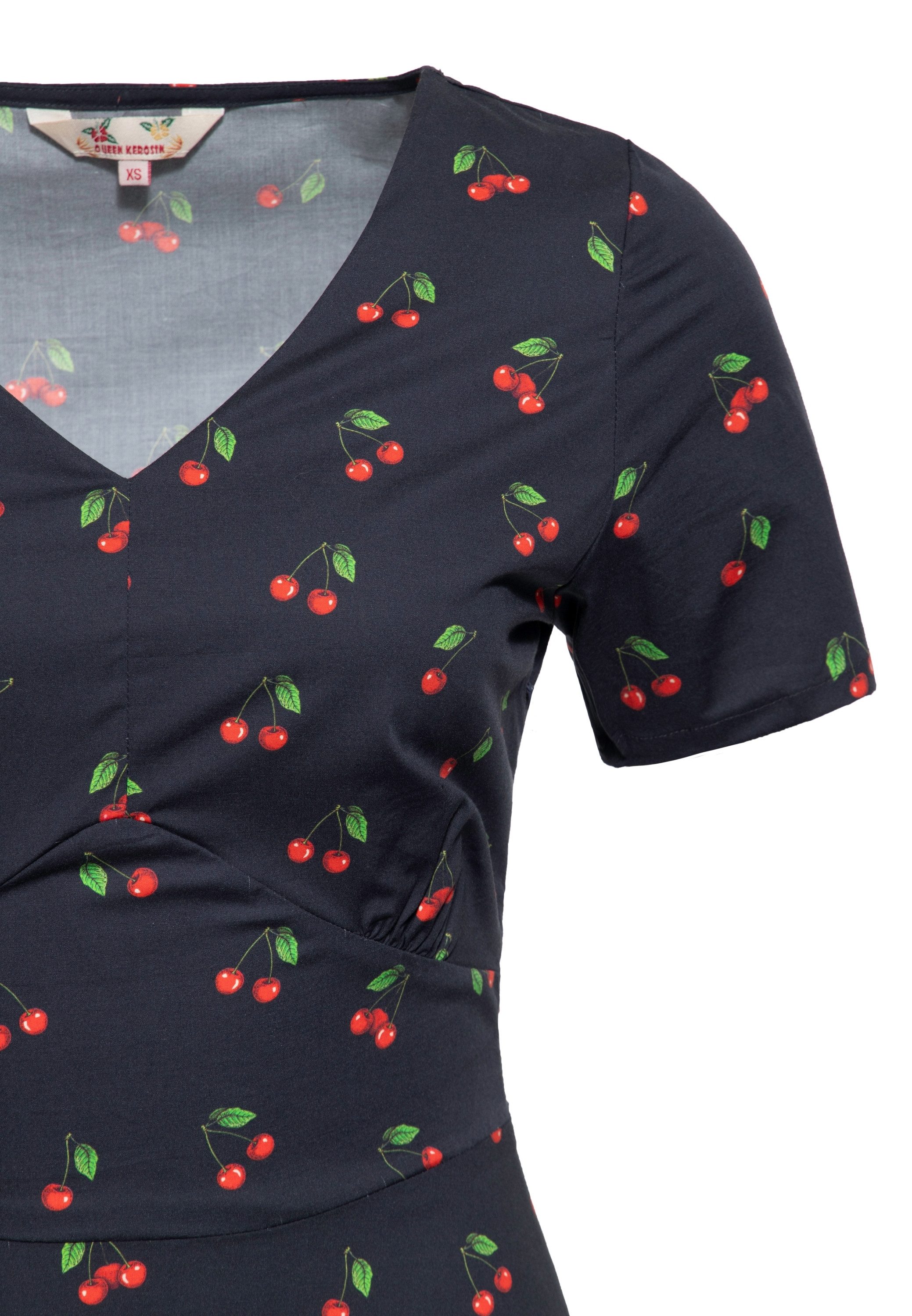 QueenKerosin Sommerkleid Cherry mit V-Ausschnitt
