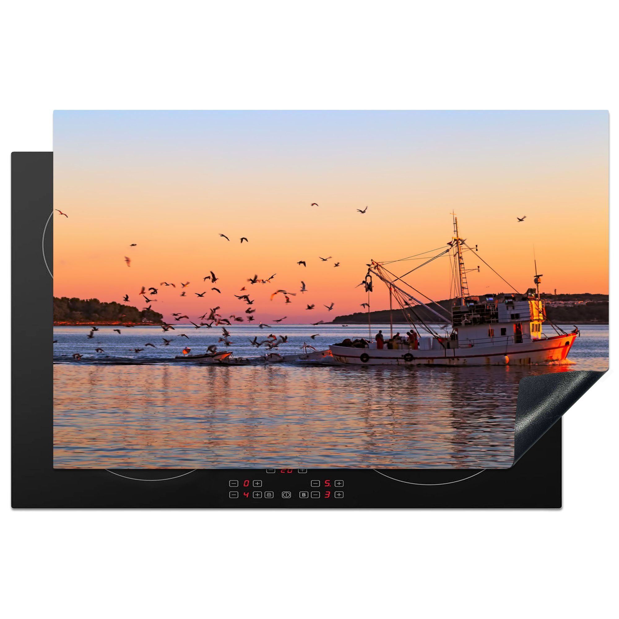 MuchoWow Herdblende-/Abdeckplatte Fischerboot bei Sonnenuntergang, Vinyl, (1 tlg), 81x52 cm, Induktionskochfeld Schutz für die küche, Ceranfeldabdeckung