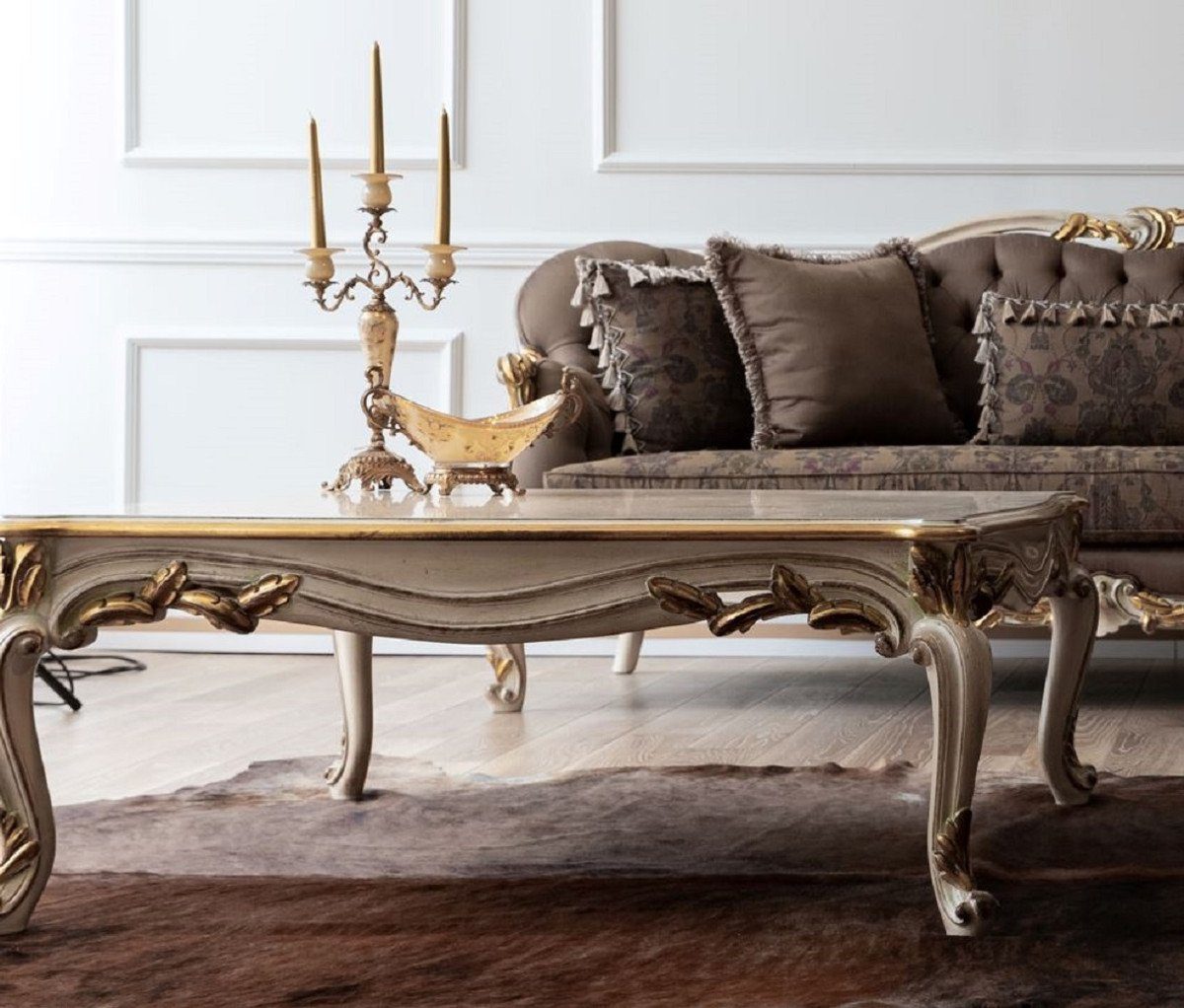 Casa Padrino Couchtisch Luxus Barock - Massivholz / / Gold Couchtisch Möbel Wohnzimmertisch Weiß Cremefarben Handgefertigter Barock 