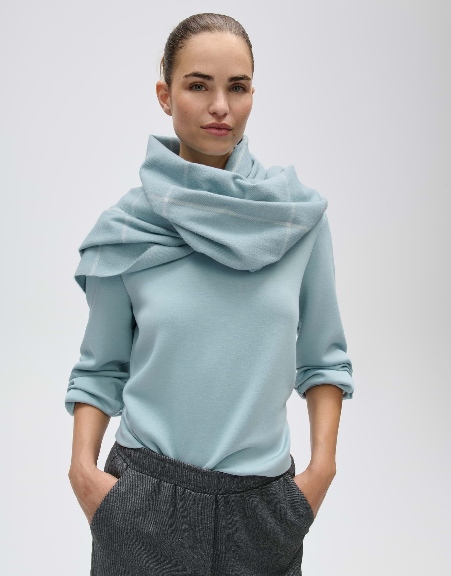 OPUS Schal Avidane scarf aus fließender Webware, Rechteckige Form mit wärmendem Griff für vielseitige Looks