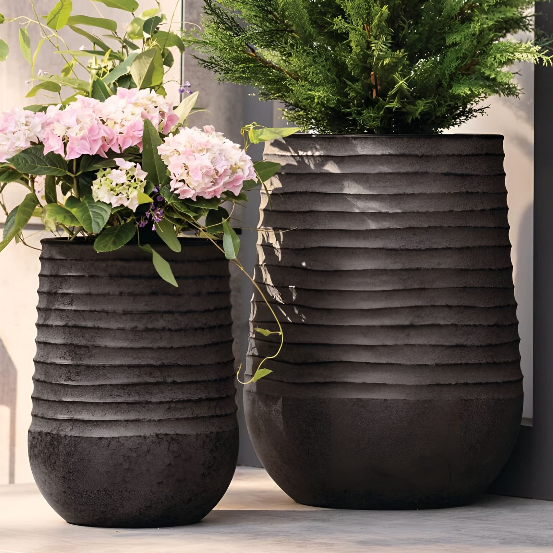 Dekoleidenschaft Übertopf "Waves" Kunststoff schwarz, Blumentopf rund, Blumenkübel, Pflanzentopf (2 St., im Set), 37 + 51 cm hoch, Indoor & Outdoor, mit Patina in braun / grau