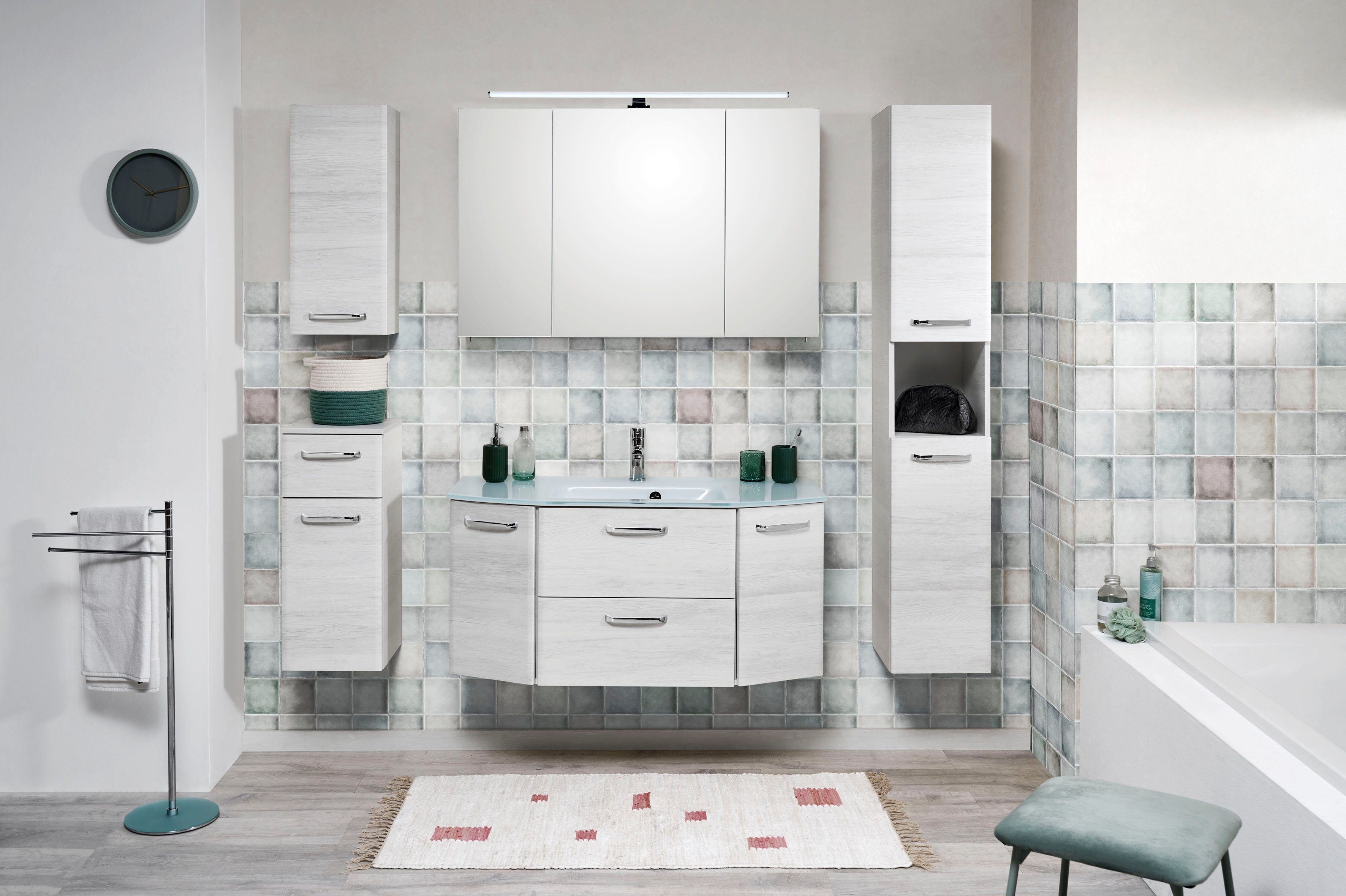 Saphir Quickset vanity unit including glass washbasin, 112 cm wide, 2 doors, base cabinet with sink, including door dampers, chrome handles