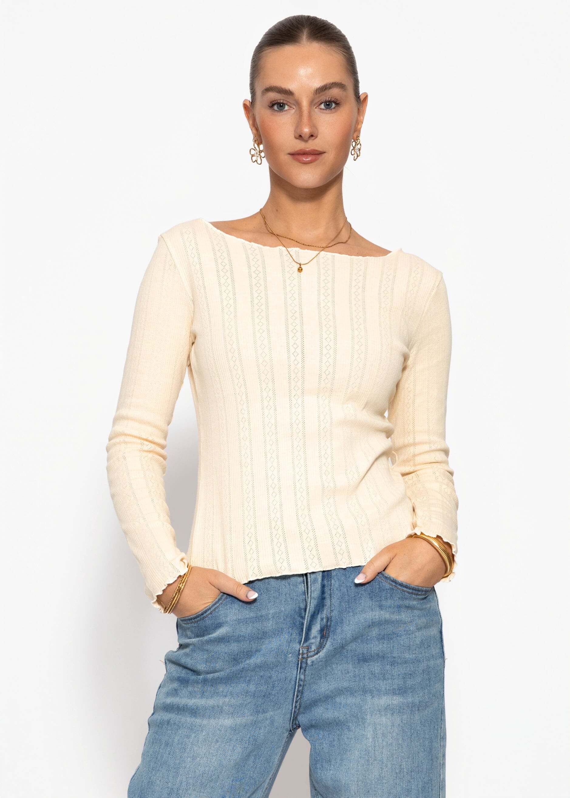 SASSYCLASSY Langarmshirt Pointelle Langarmshirt für Damen Feminines Top mit Lochmuster, gewelltem Saum und U-Boot Ausschnitt