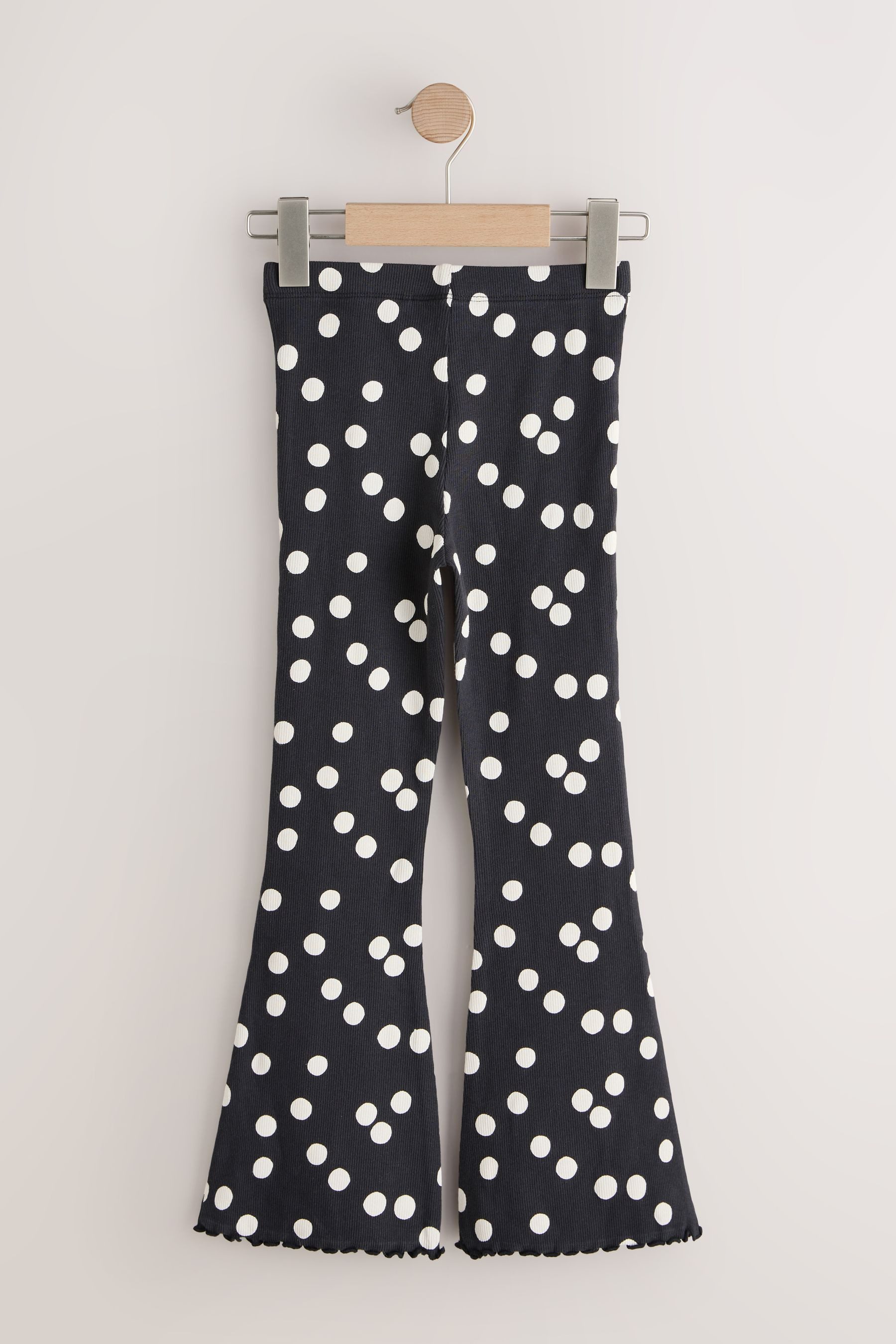 Black/White Spot