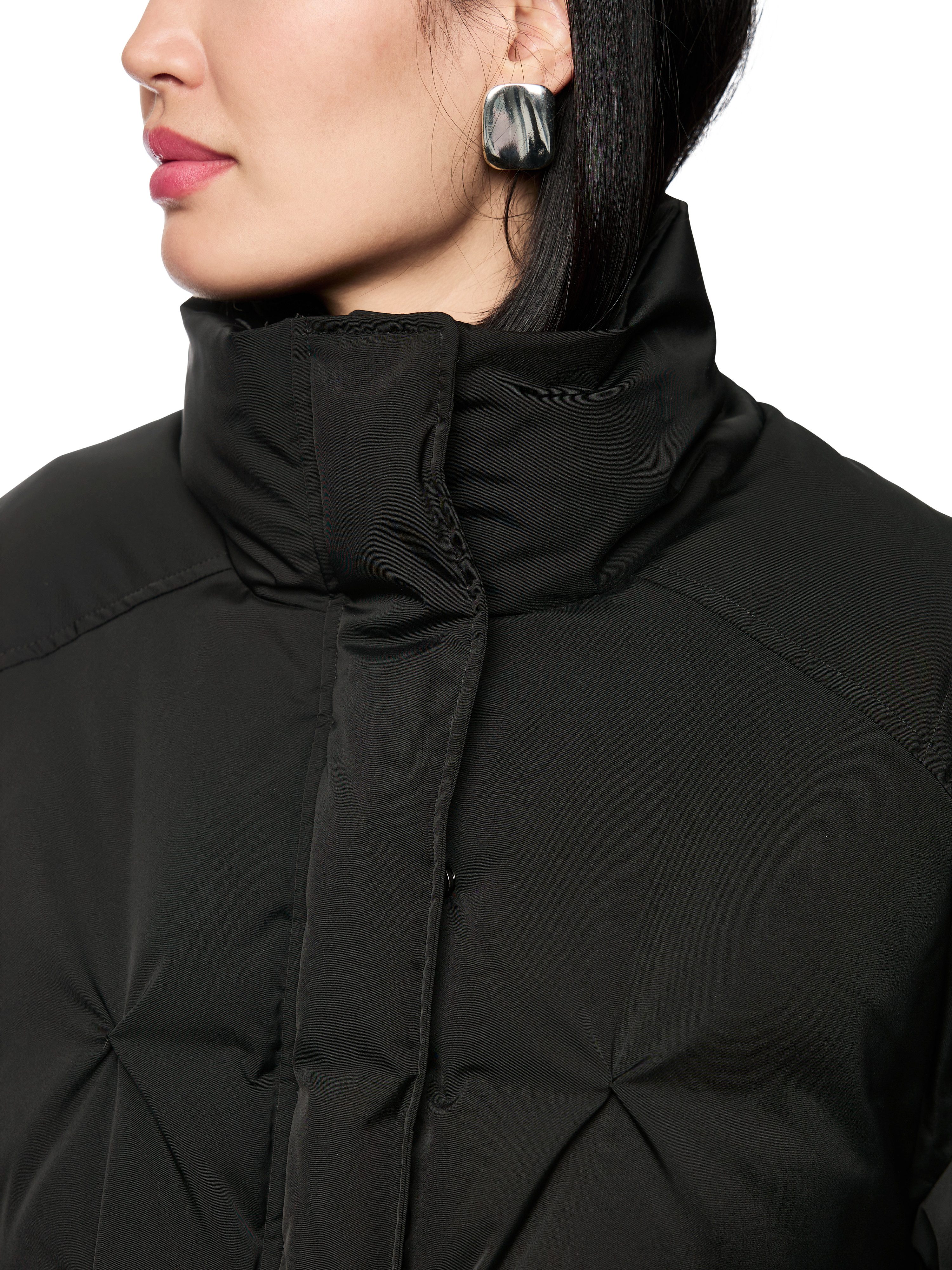 Marc Cain Steppjacke Mystic Plumage Premium Damenmode mit Strickbund, Stehkragen, Winterjacke, locker geschnitten