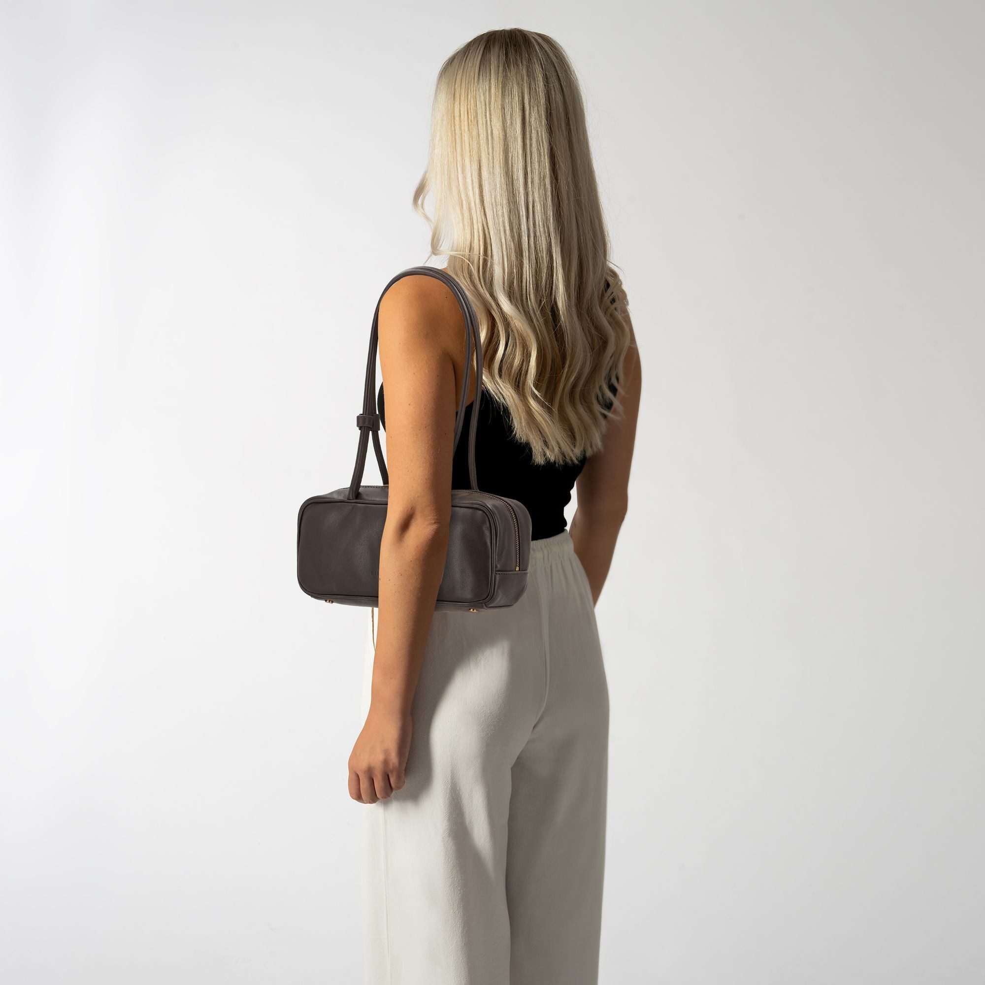 Liebeskind Berlin Schultertasche Jil, Leder günstig online kaufen