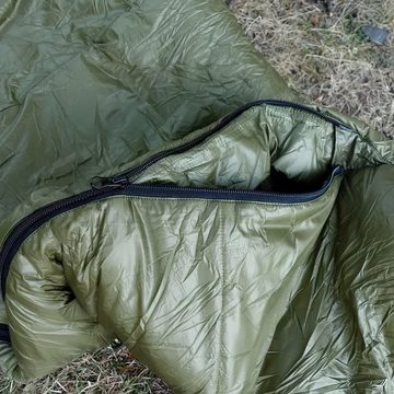 Goods+Gadgets Schlafsack Thermo Schlafsack bis -13°C (3-fach Isolierung), 3-Jahreszeiten Mumien Schlafsack