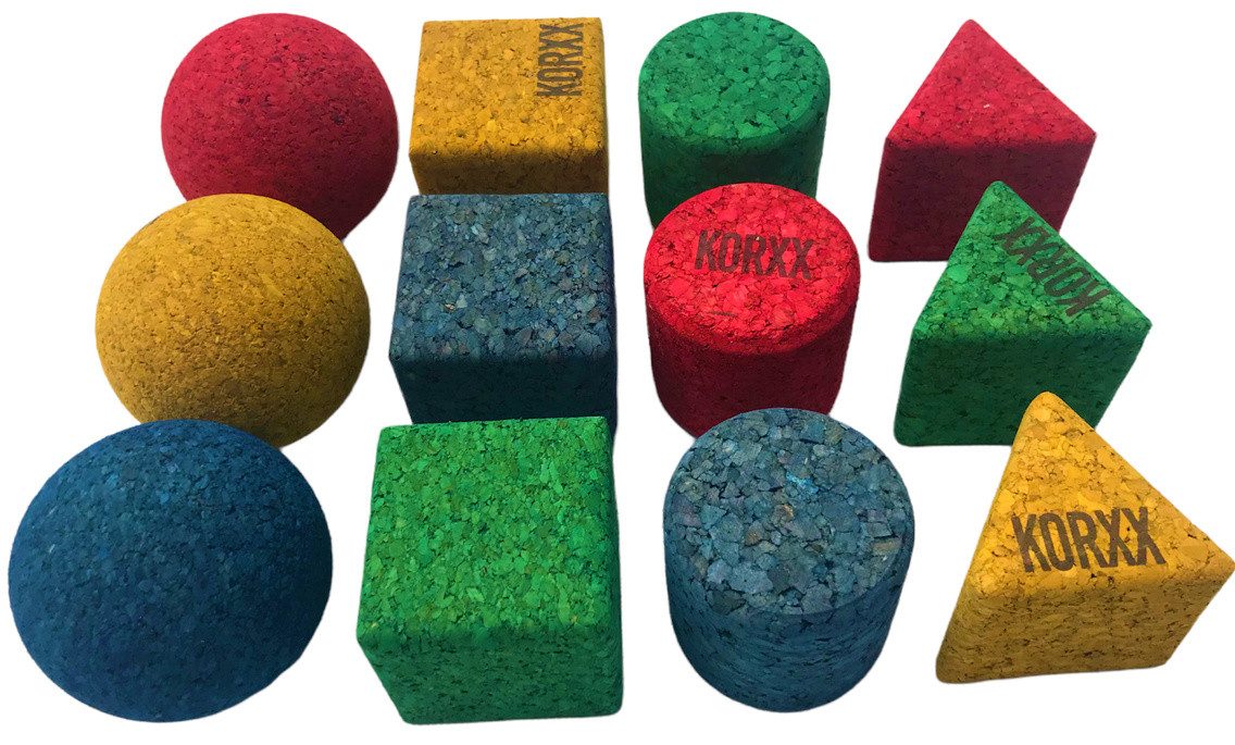 KORXX Bunte Bauklötze aus Kork in geometrischen Formen, 12 Teile Spielbausteine, (12 farbige Bausteine, KORXX Geo Set), Bausteine zum Lernen von Farben und Formen