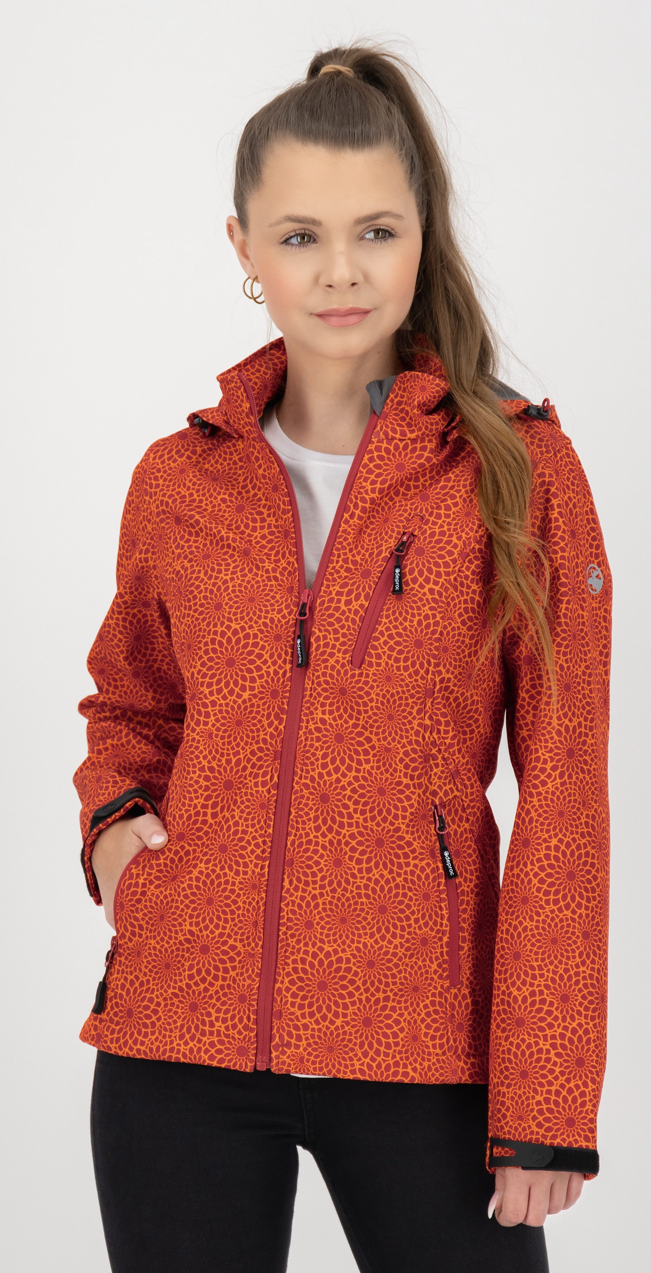 DEPROC Active Softshelljacke SHELBY PEAK DC leichte Softshelljacke mit All-Over-Print und abnehmbarer Kapuze