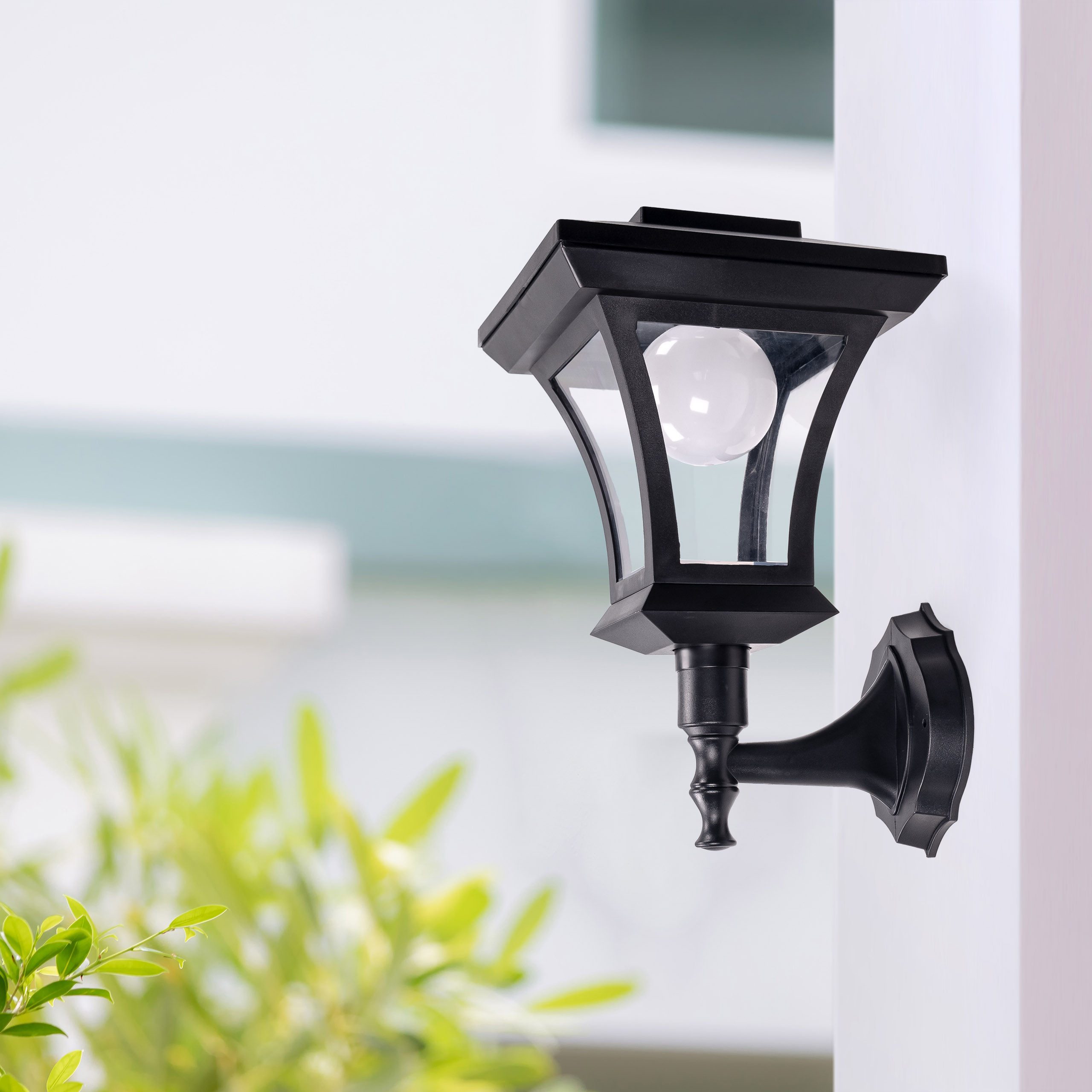 IC Gardenworld LED Laterne Solar Wand-Gartenlaterne im Straßenlaternen-Look mit LED Beleuchtung, LED fest integriert, warm-weiß, einfache Wandmontage