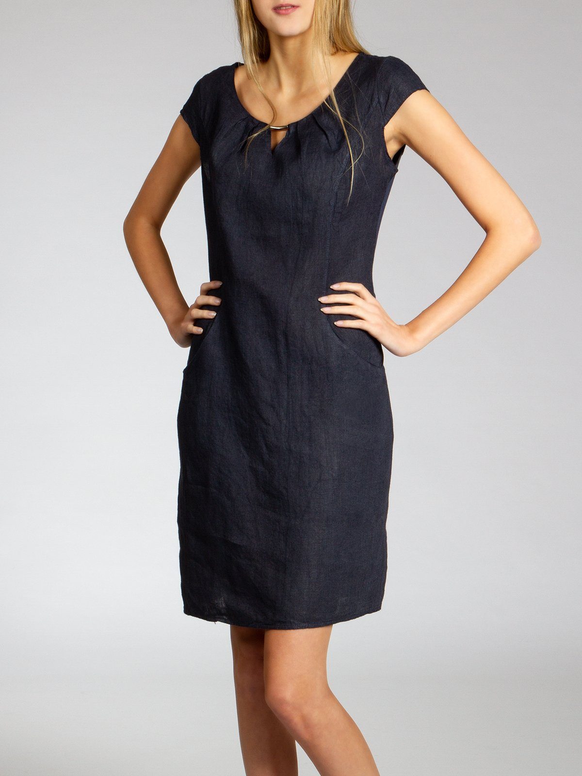 Caspar Sommerkleid SKL020 knielanges Damen Sommer Leinenkleid mit eleganter Metallspange Luftig leicht, figurumspielende Form, mit seitlichem Jersey-Einsatz