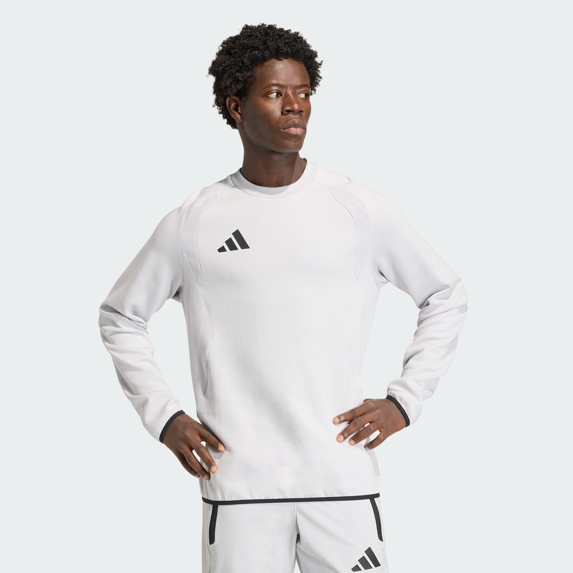 adidas Performance Sweatshirt TIRO TRAVEL SWEATSHIRT, RUNDHALSAUSSCHNITT (1 günstig online kaufen