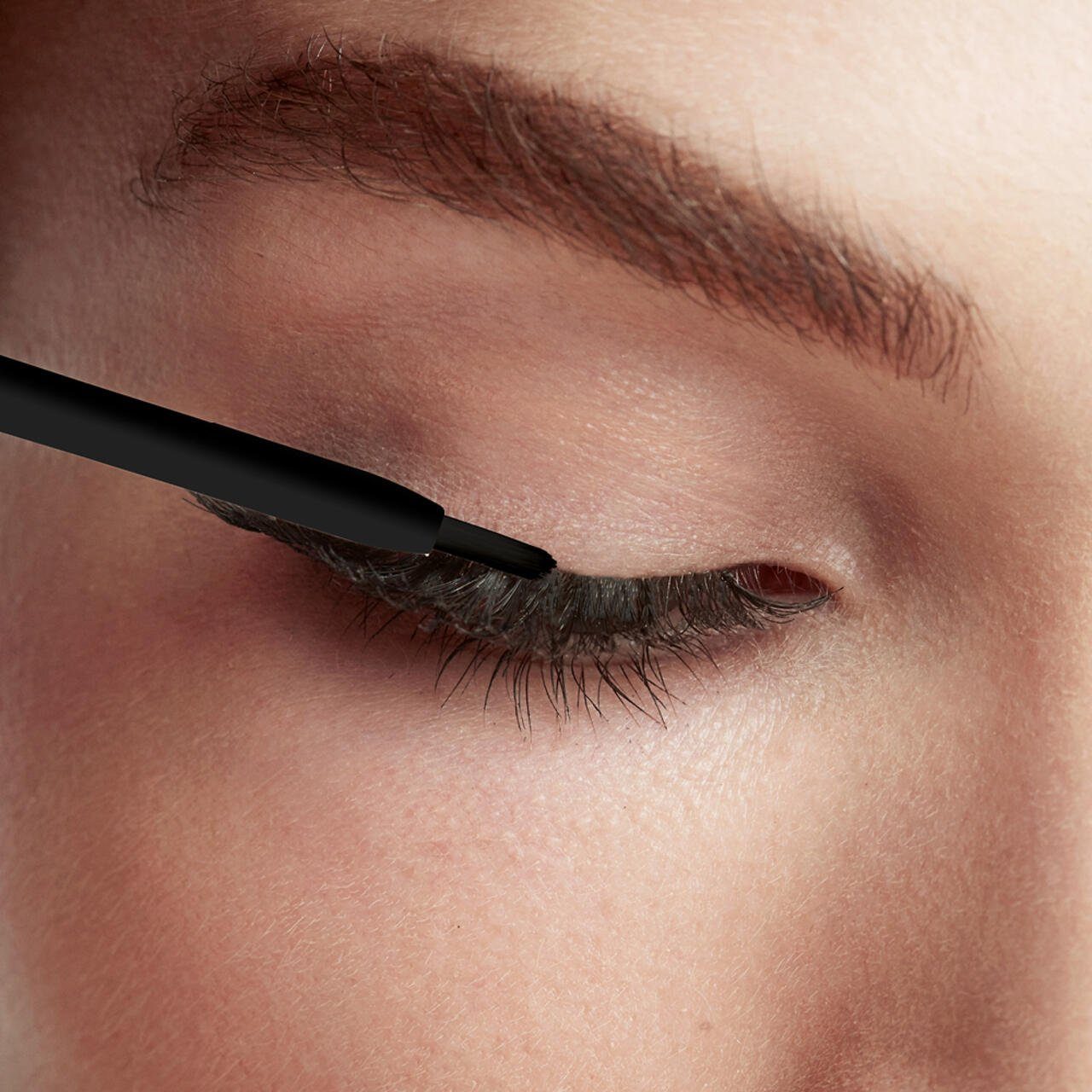 M2 Beauté Wimpernserum Eyelash Activating Serum, Schnelle Ergebnisse – Bis zu 30 % längere, dichter