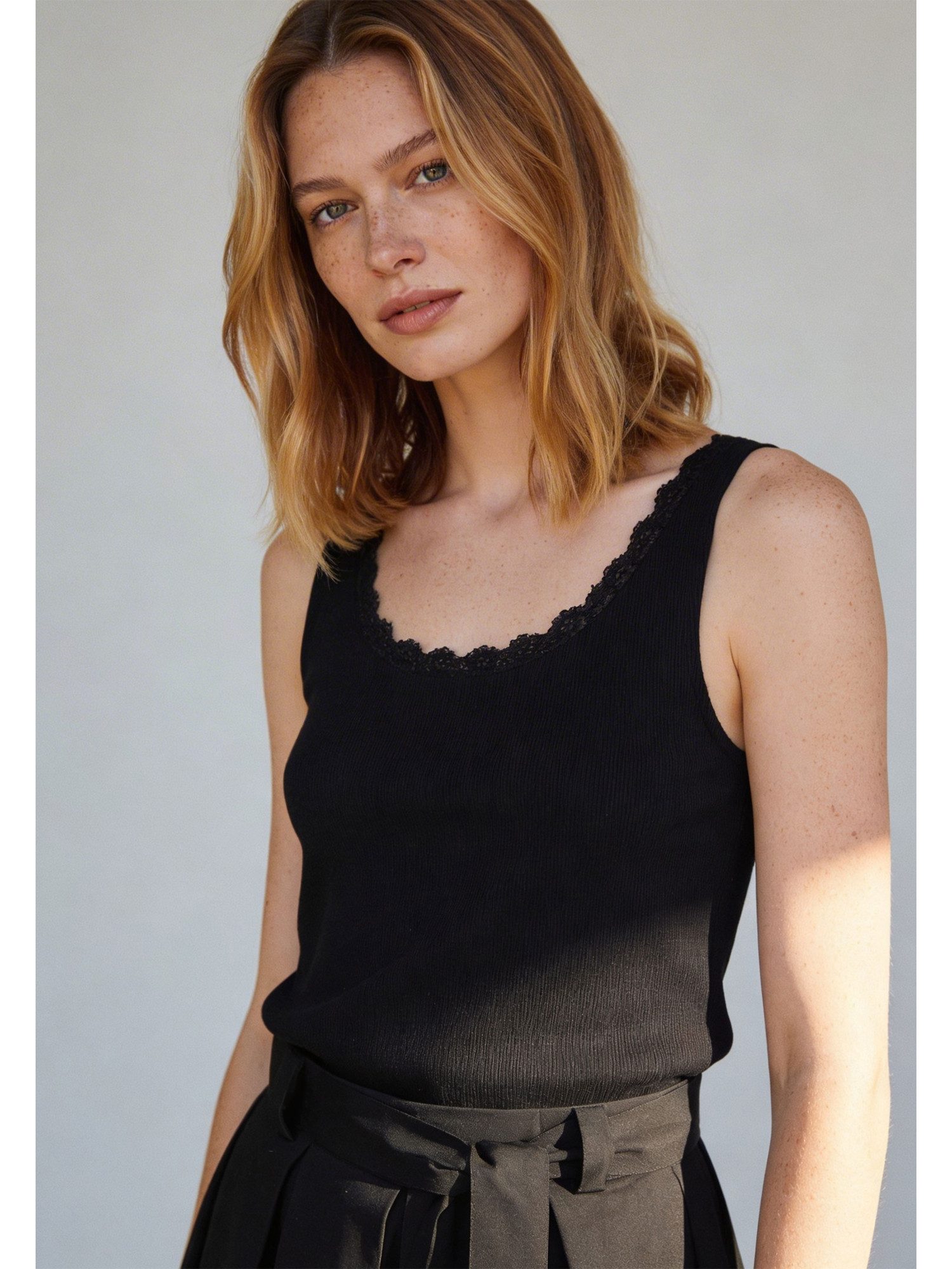 MORE&MORE Shirttop feminines, geripptes Top, Spitzenborte