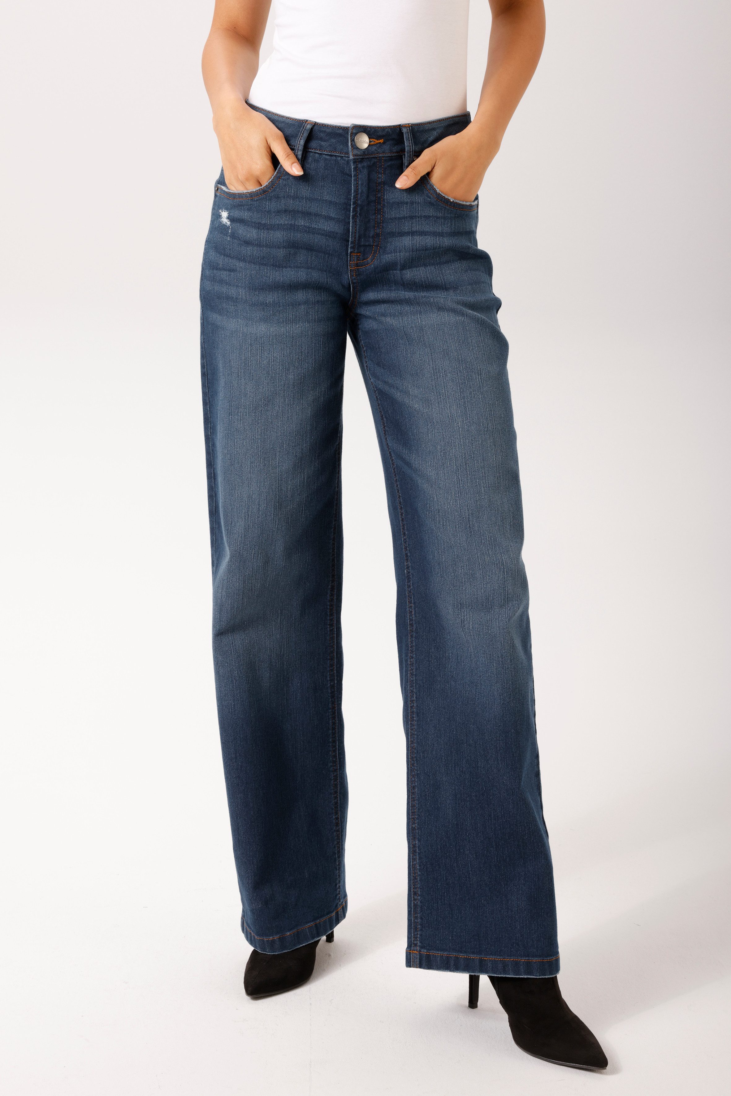 Aniston CASUAL Straight-Jeans mit trendig weitem Bein