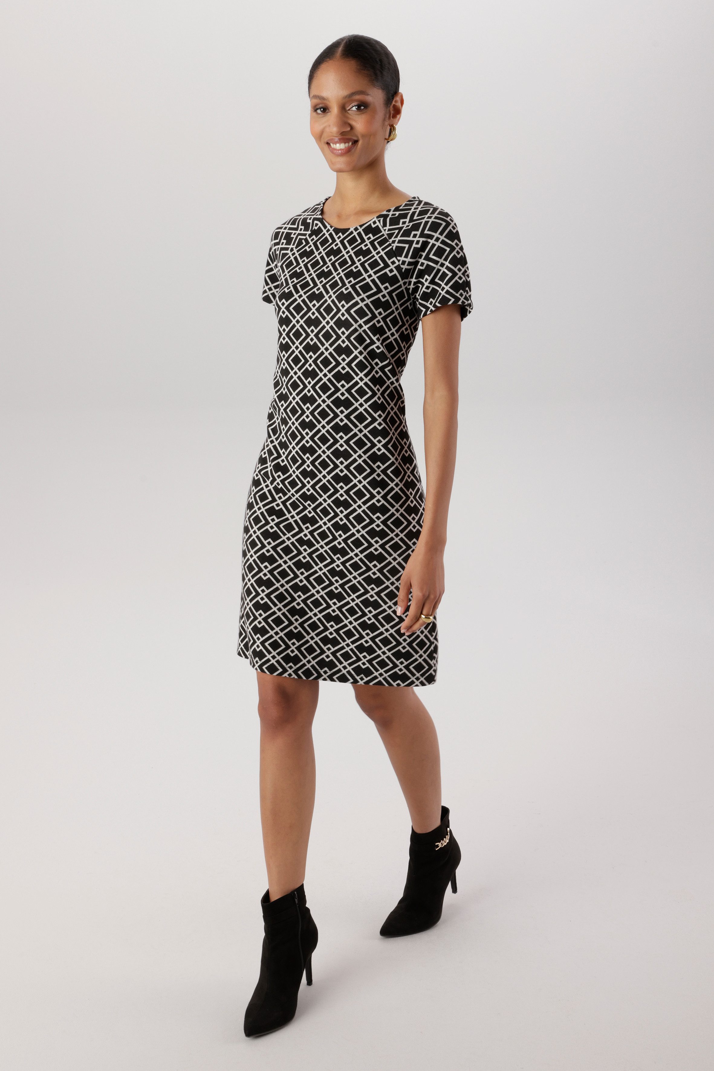 Aniston SELECTED Jerseykleid mit trendiger Jaquardmusterung - NEUE KOLLEKTION. € 49,99, (€ 49,99 pro 1 Stk).