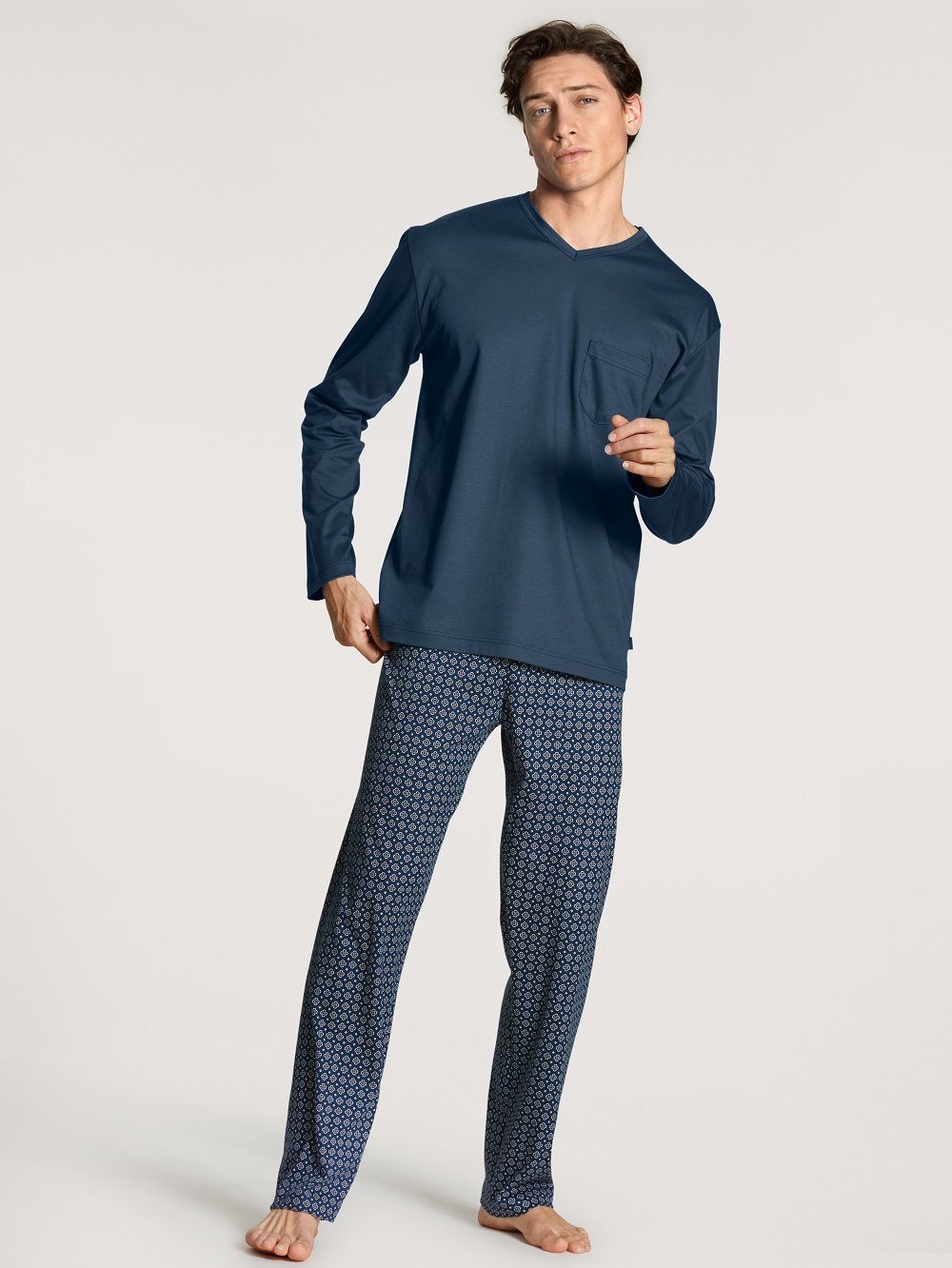 CALIDA Pyjama Calida Herrenpyjama 46480 blau (1 Stück, 1 tlg., 1 Stück)  gemusterte Hose, Brusttasche