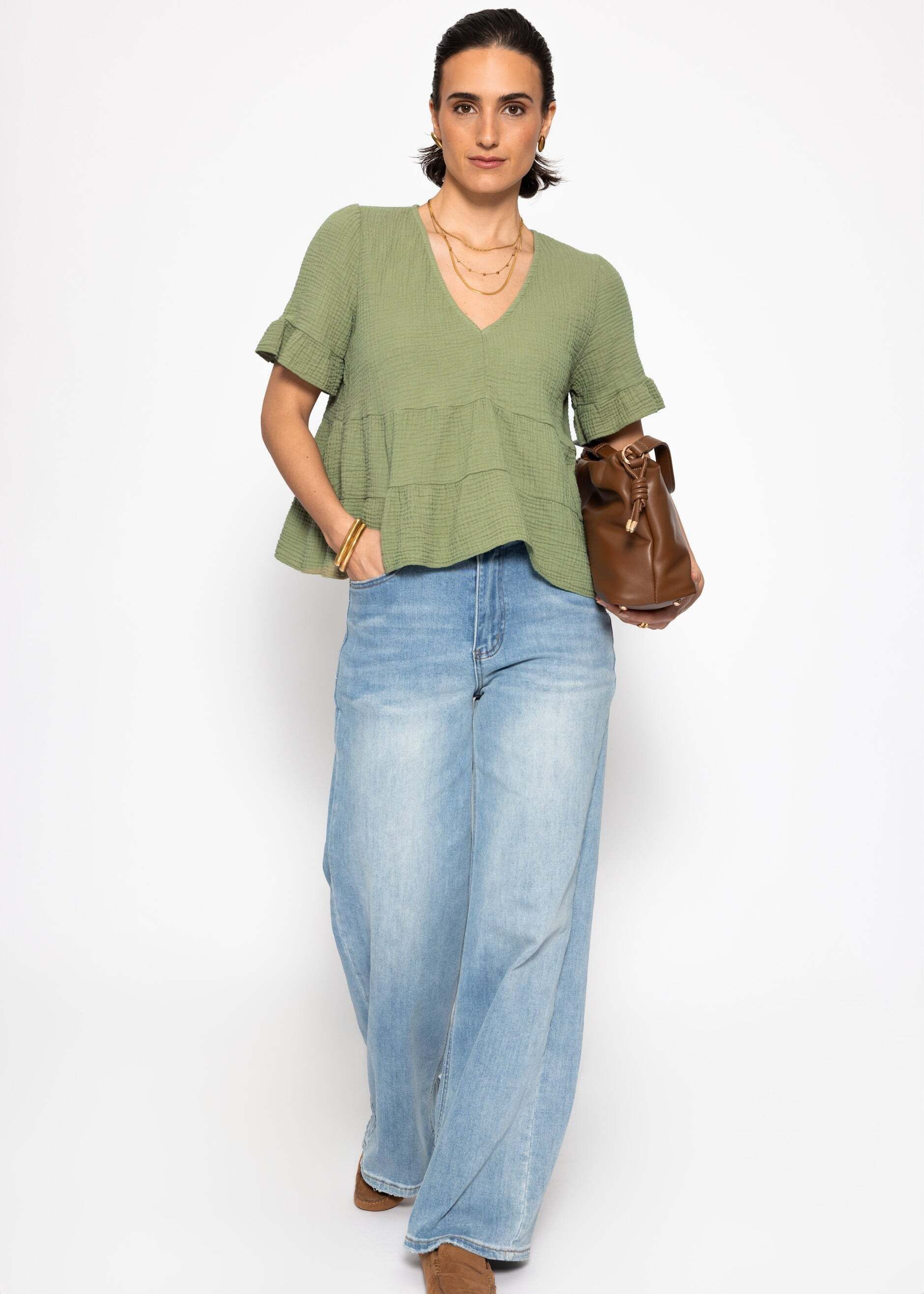 SASSYCLASSY Kurzarmshirt Musselin Shirt mit Volants für Damen Leichtes Baumwolltop mit tiefem V-Ausschnitt im oversized Fit