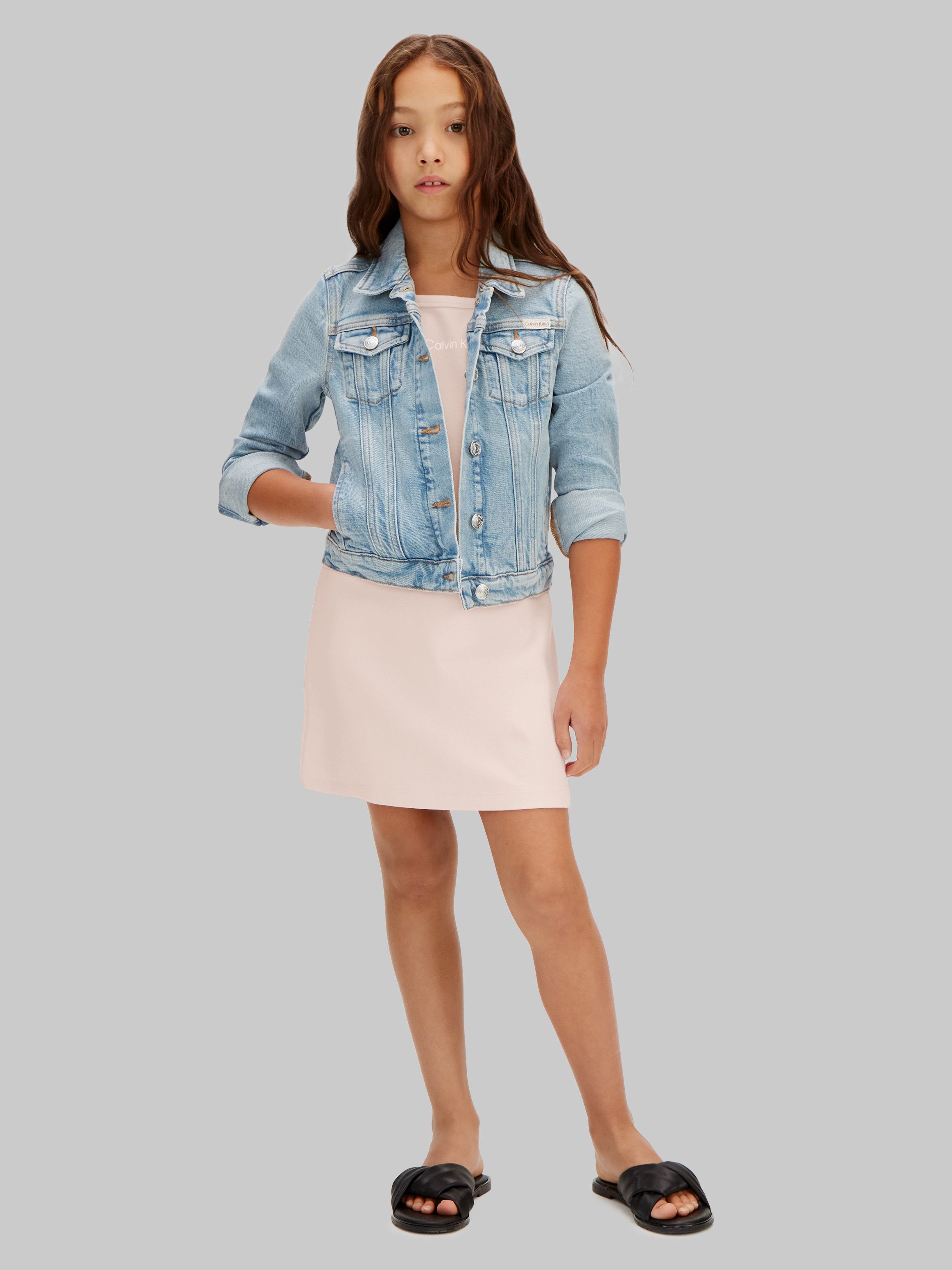 Calvin Klein Jeans Trägerkleid STRAP PUNTO DRESS Regular fit für Kinder mit Markenprint – Bild 3 von 5