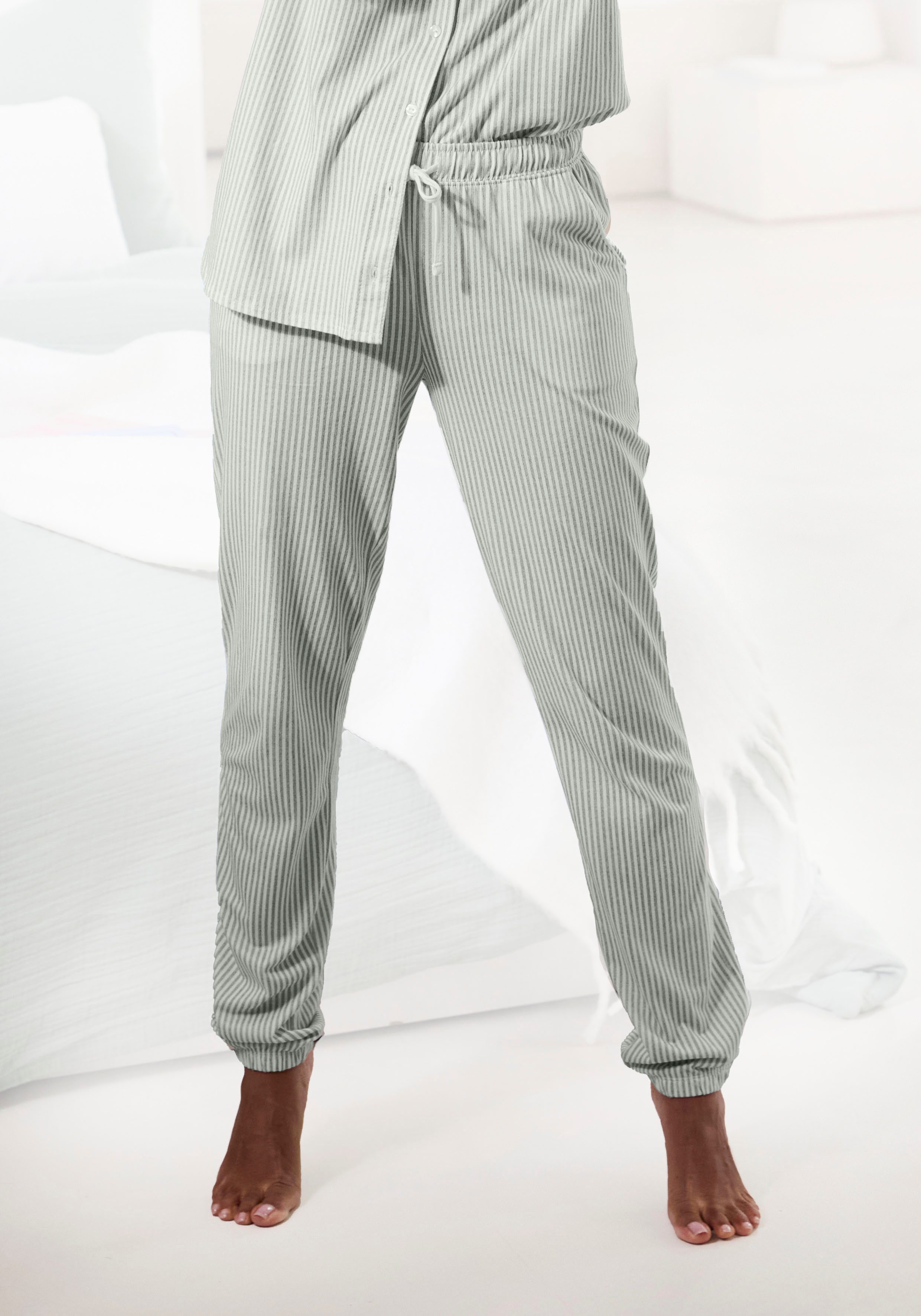s.Oliver Pyjamahose (1-tlg) Innenbeinlänge ca. 78cm bei Größe 36/38 günstig online kaufen