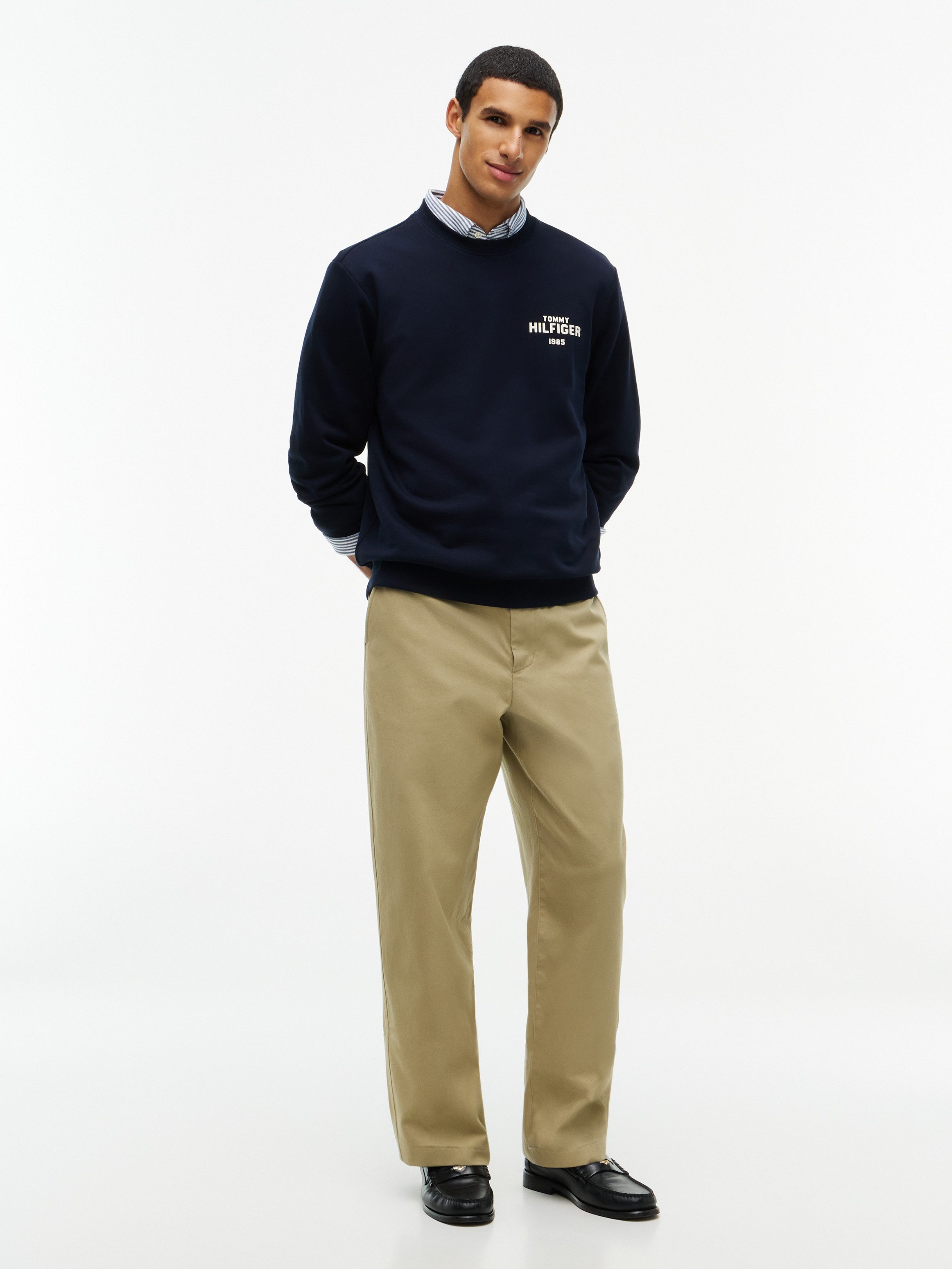 Tommy Hilfiger Sweatshirt HILFIGER 1985 REF TERRY CREW aus Baumwoll-Terry, Regular Fit – Bild 4 von 5