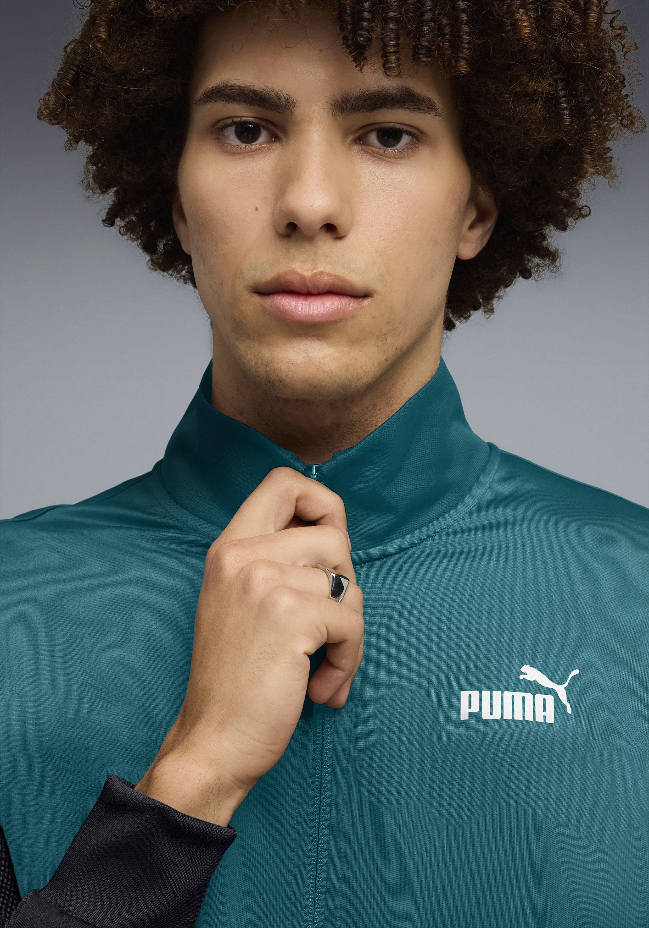 PUMA Trainingsanzug ESS BLOCK POLY SUIT (2-tlg), für entspannte Tage, für vielseitige Aktivitäten