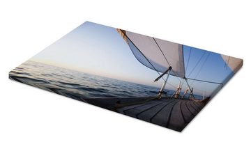 Posterlounge Leinwandbild Editors Choice, Segeln im Sonnenaufgang, Badezimmer Maritim Fotografie